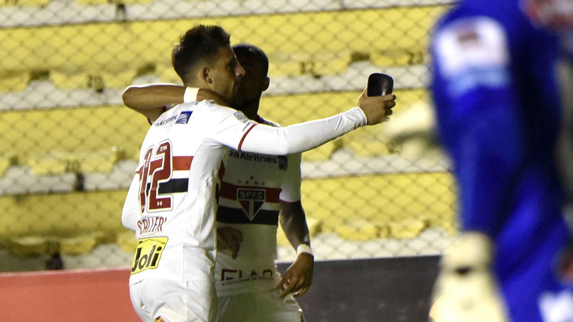 Jonathan Calleri The Strongest São Paulo Copa Libertadores 21042016