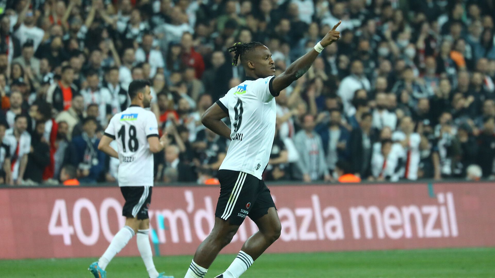Michy Batshuayi Besiktas