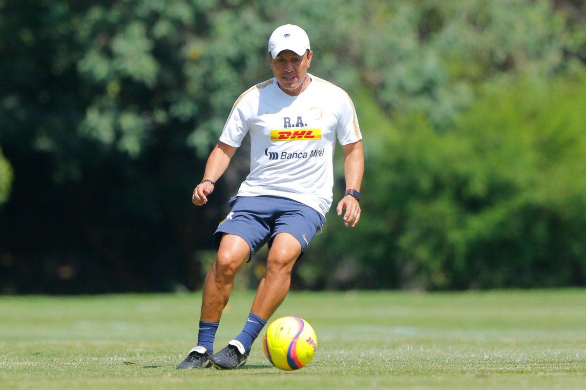 Raúl Alpízar Pumas