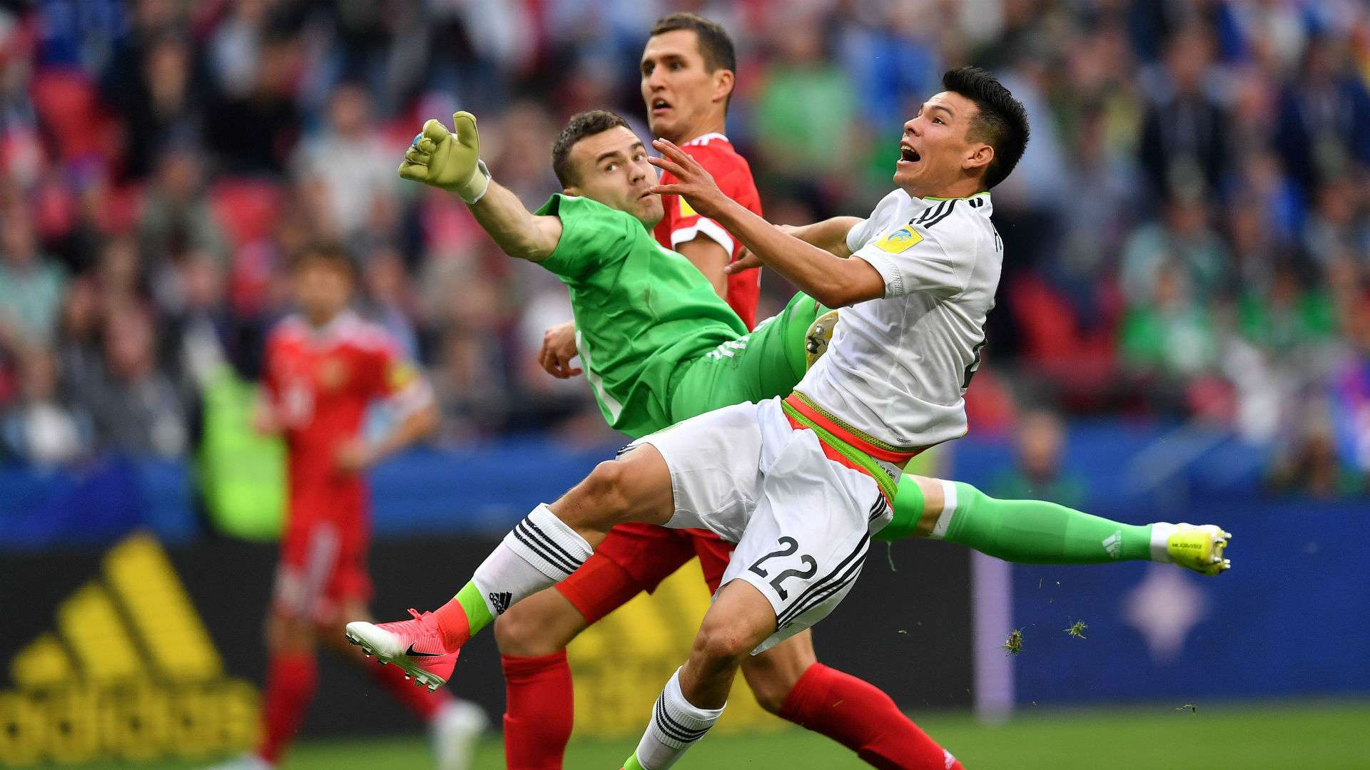 Hirving Lozano Igor Akinfeev Mexico Russia Confederations Cup