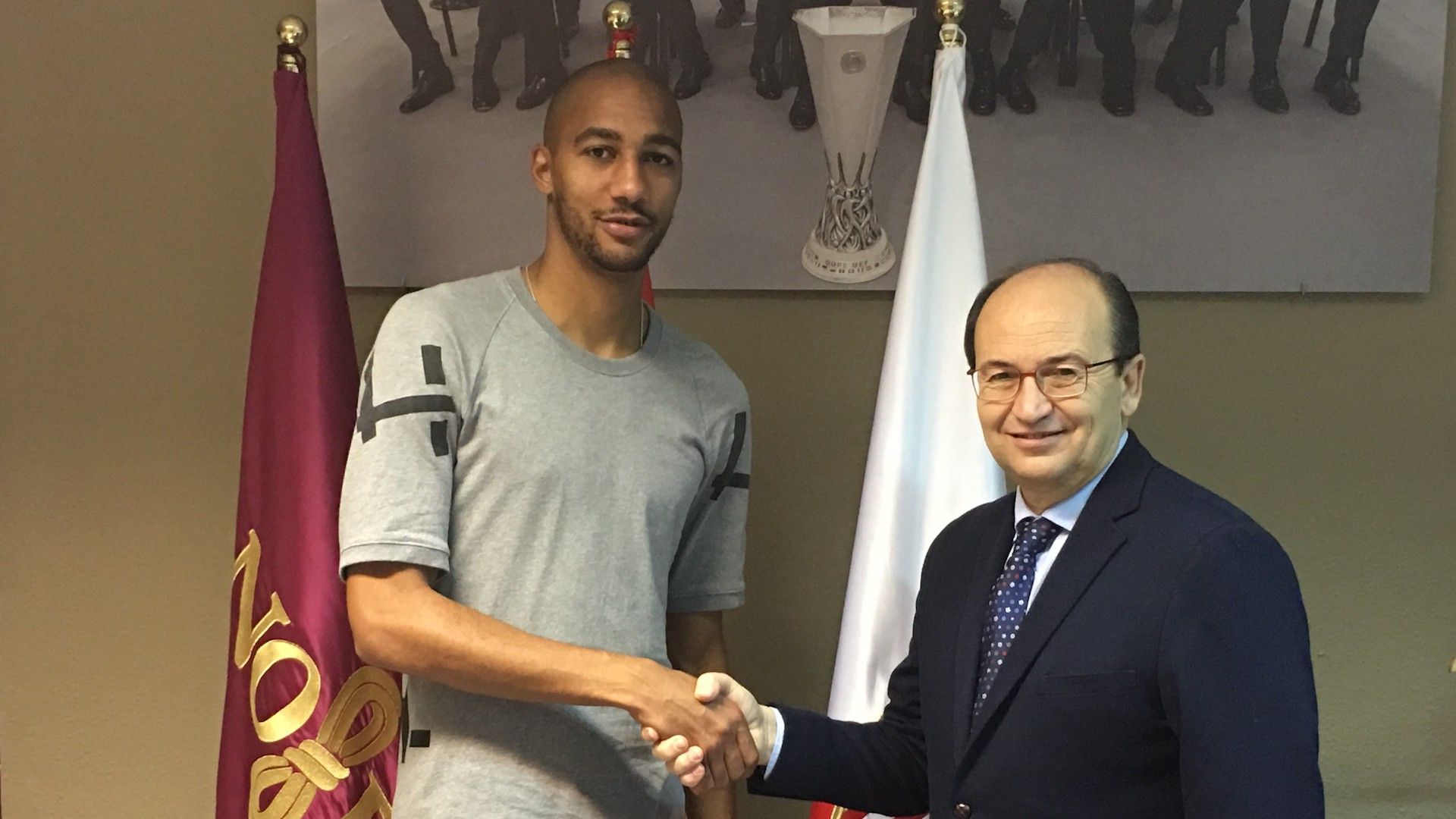 Steven Nzonzi extends his contrat with Sevilla