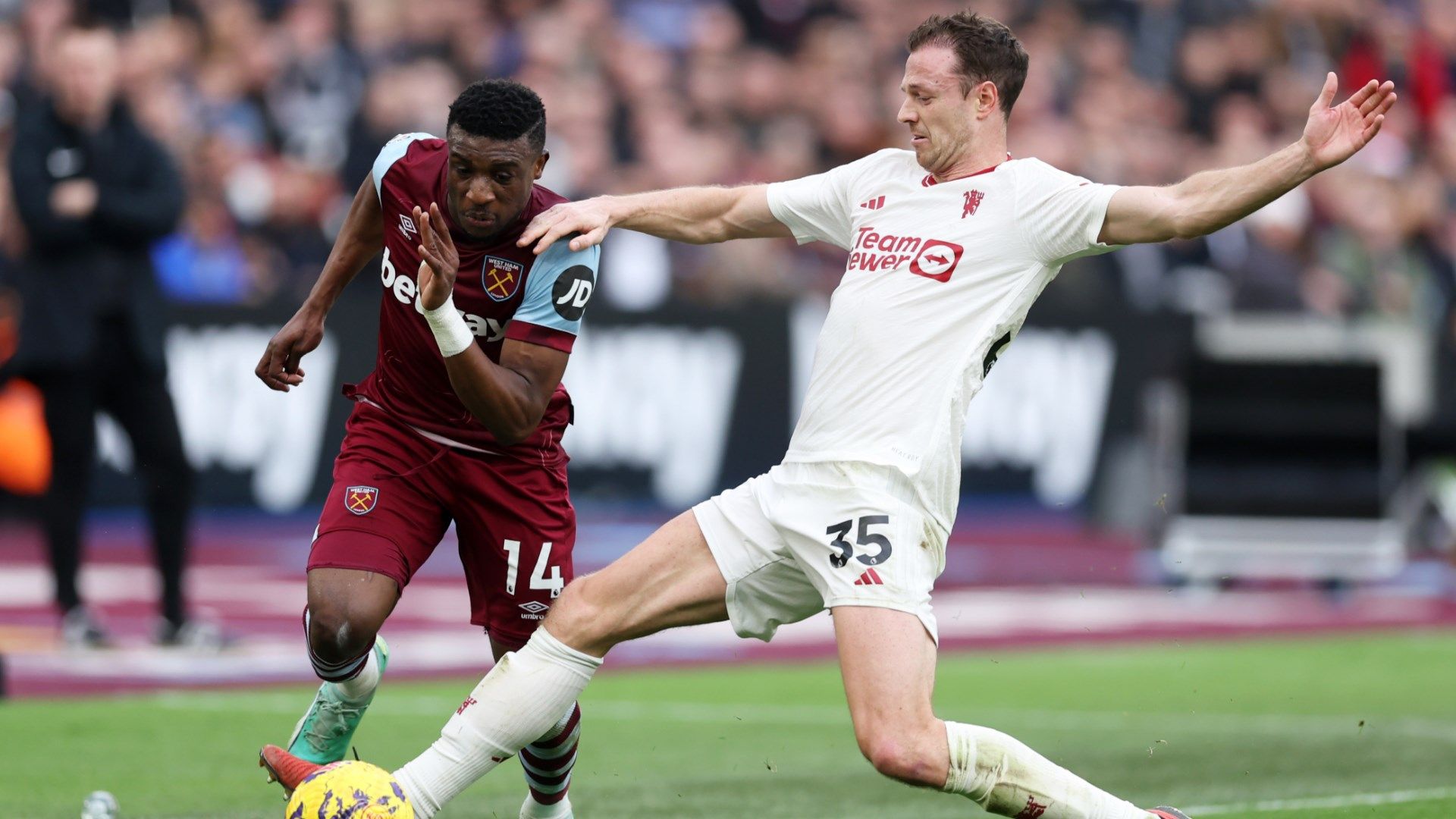 Jonny Evans Manchester United 2023-24