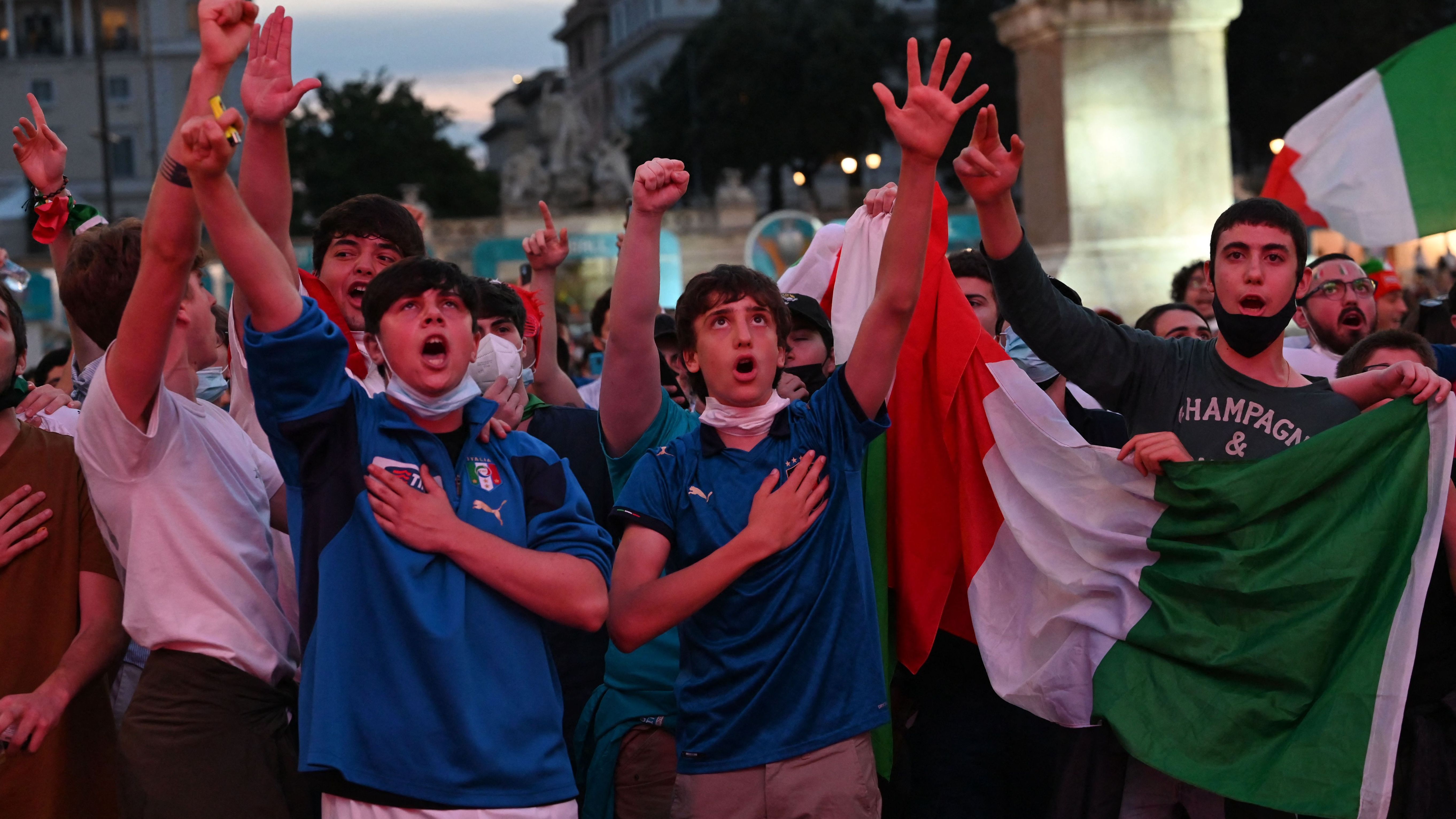 Italy fans