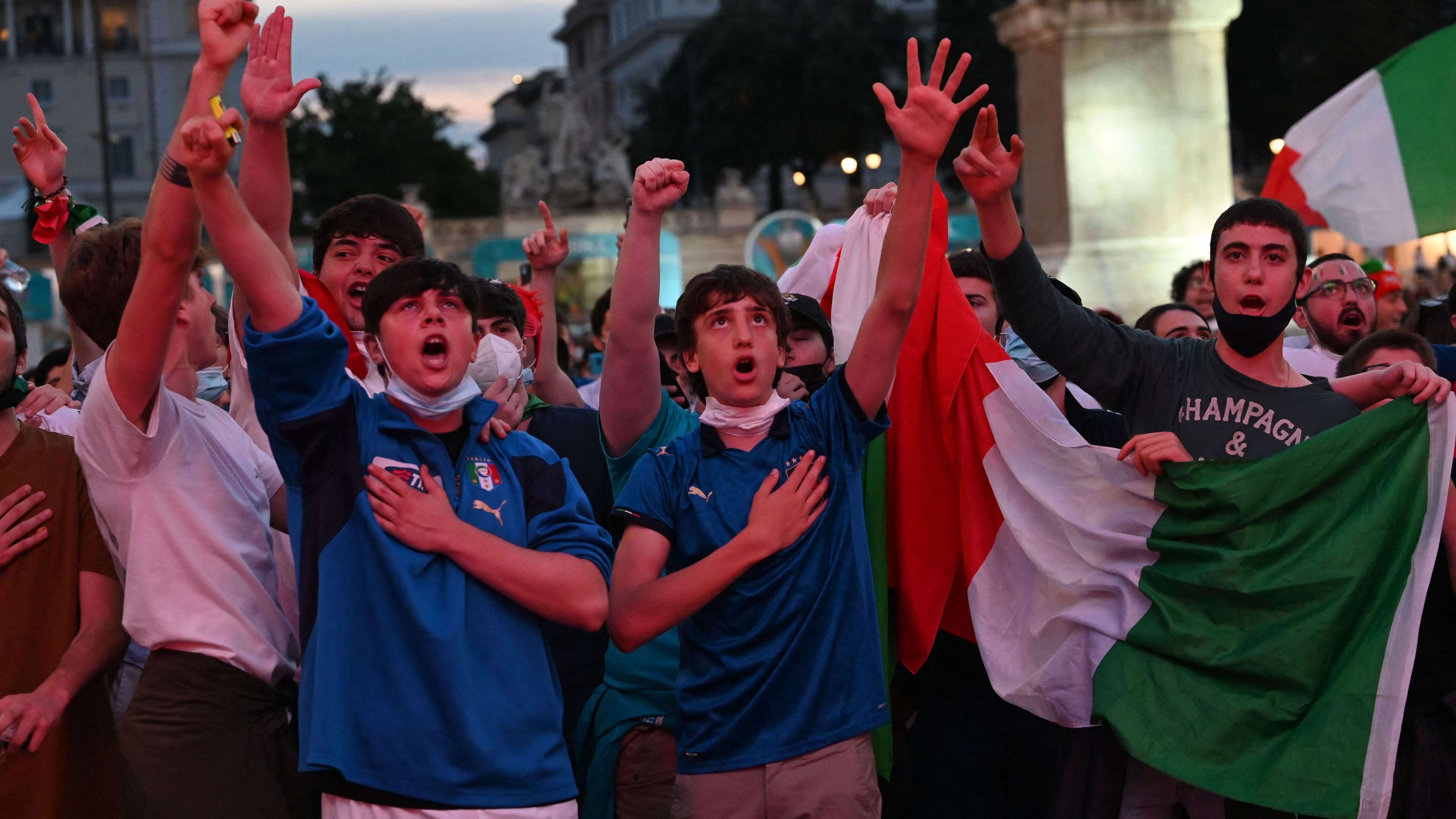 Italy fans