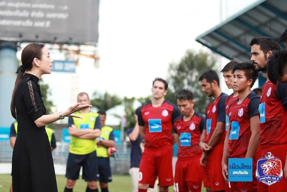 นวลพรรณ ล่ำซำ