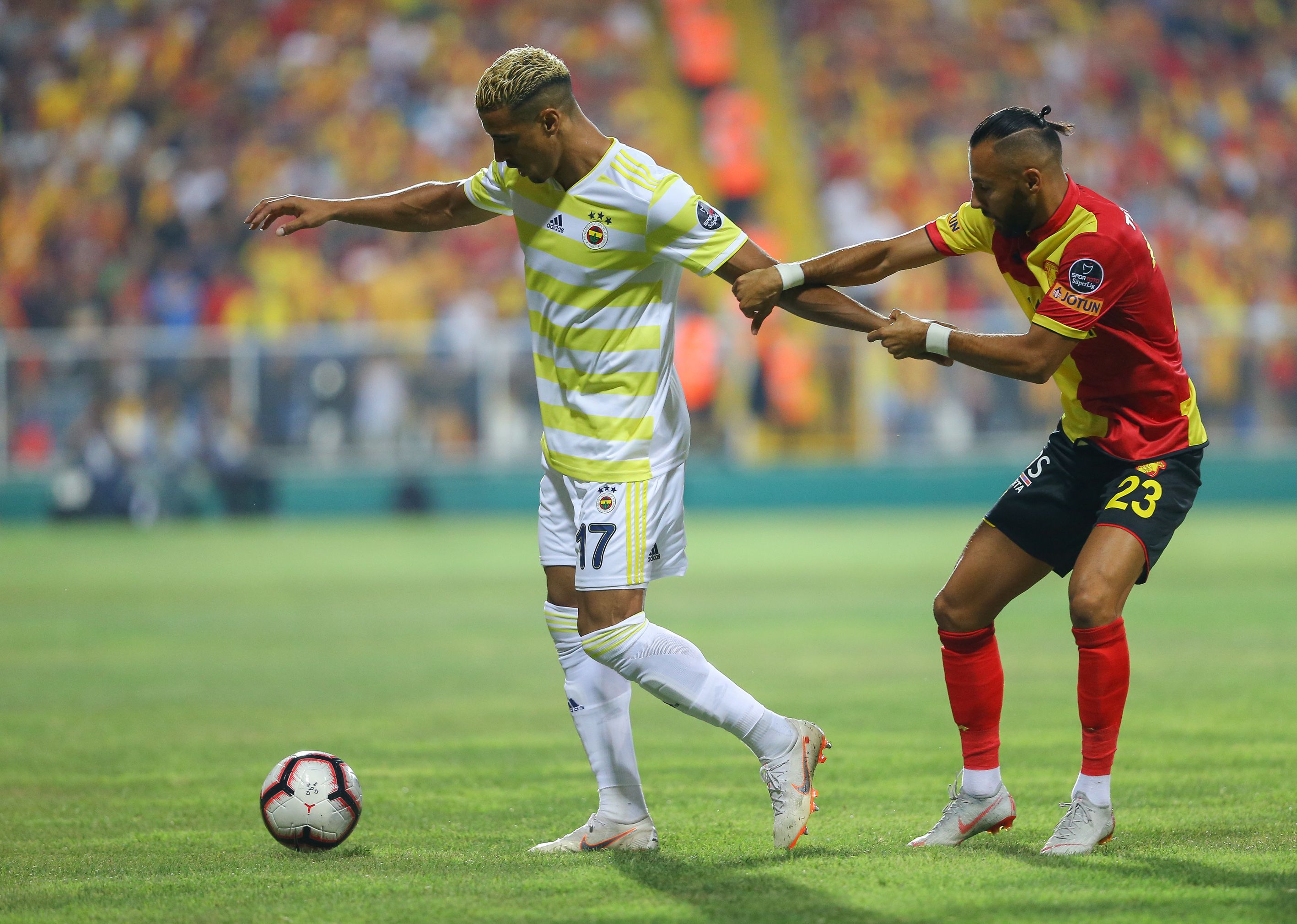 Nabil Dirar Yasin Oztekin Goztepe Fenerbahce Super Lig 08/25/18