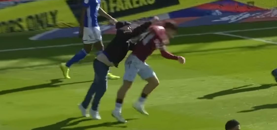 Agressão a jogador do Aston Villa