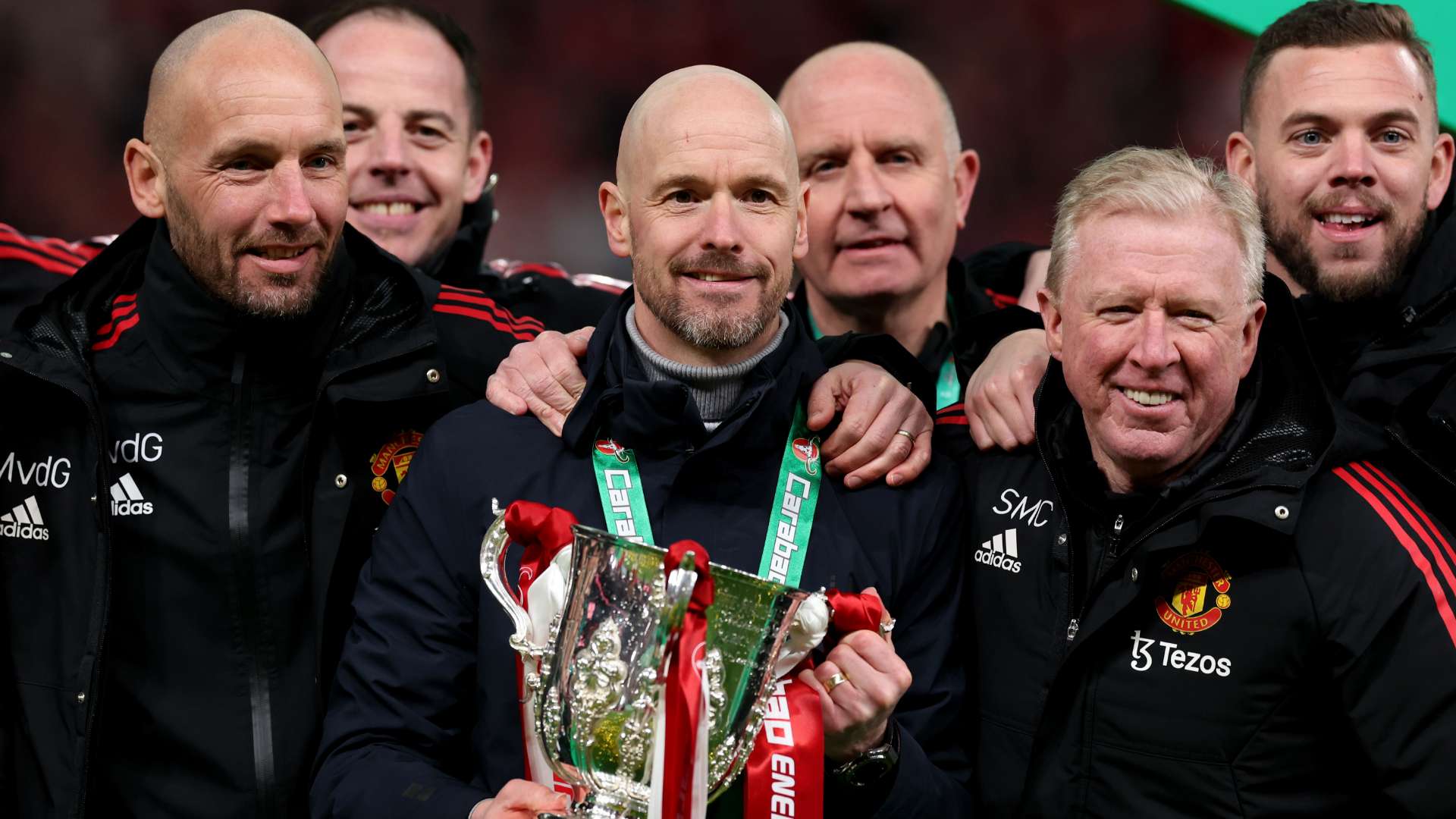 Erik ten Hag trophy Manchester United Carabao Cup 2023