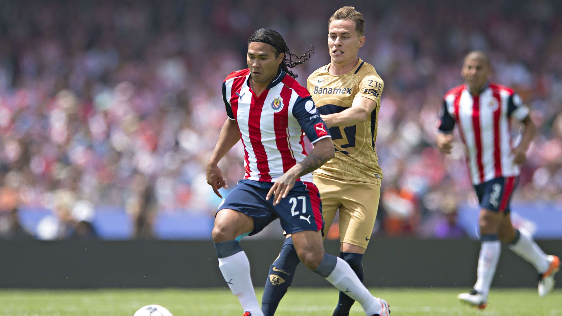 Carlos Gullit Peña Pumas Chivas Abraham González