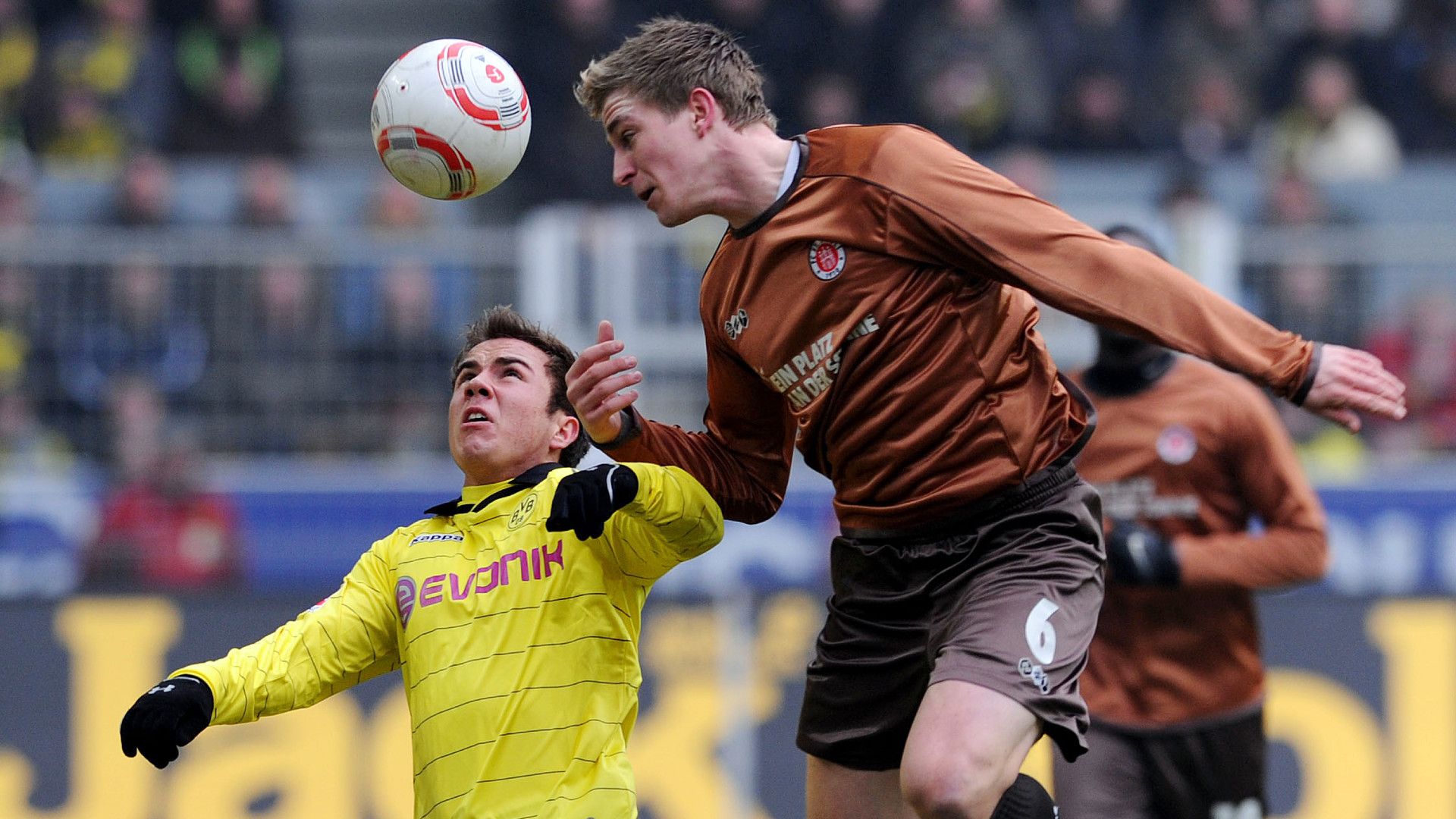 MARIO GÖTZE BORUSSIA DORTMUND BASTIAN OCZIPKA ST. PAULI 