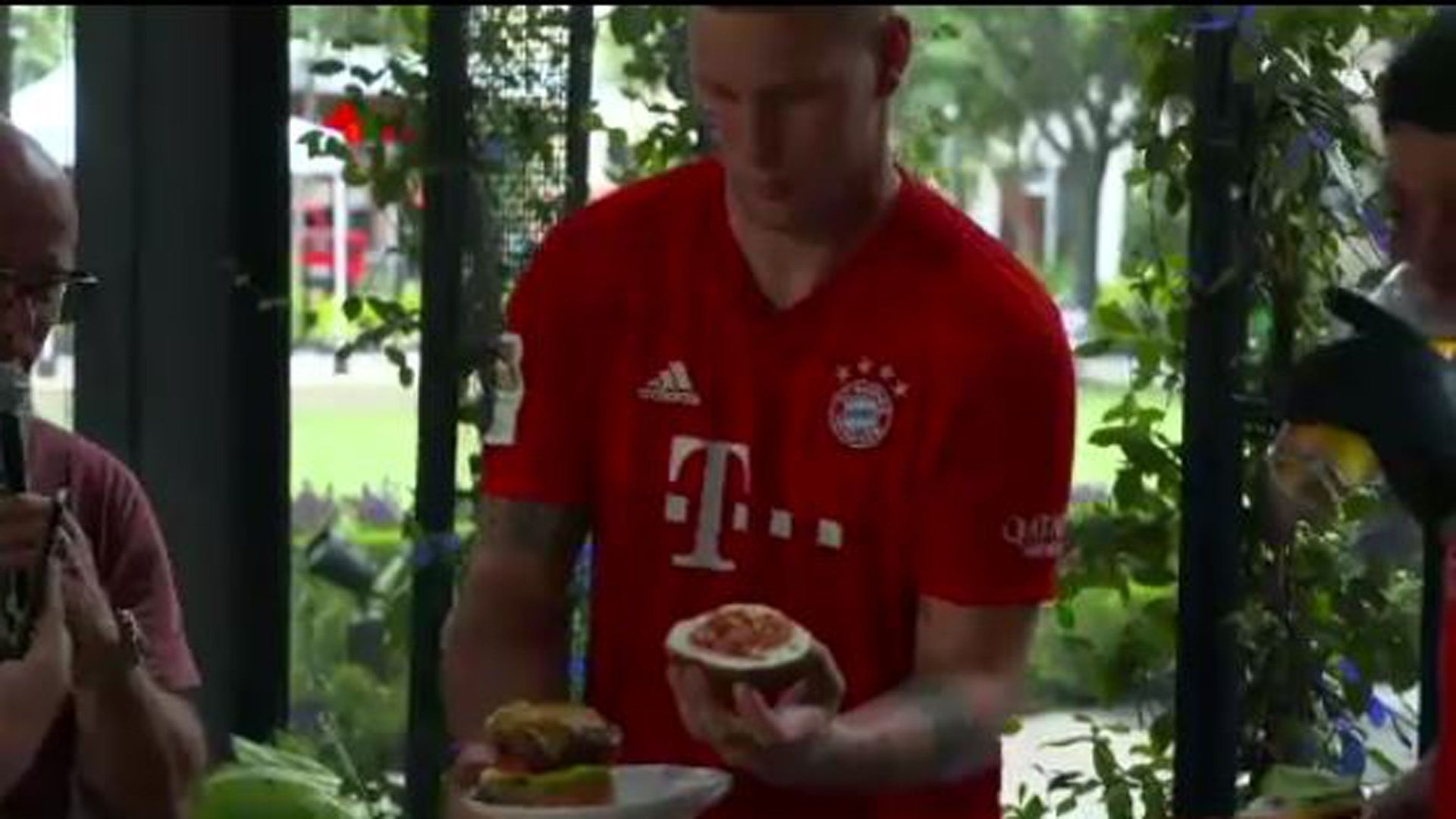 Niklas Süle FC Bayern Audi Summer Tour BBQ
