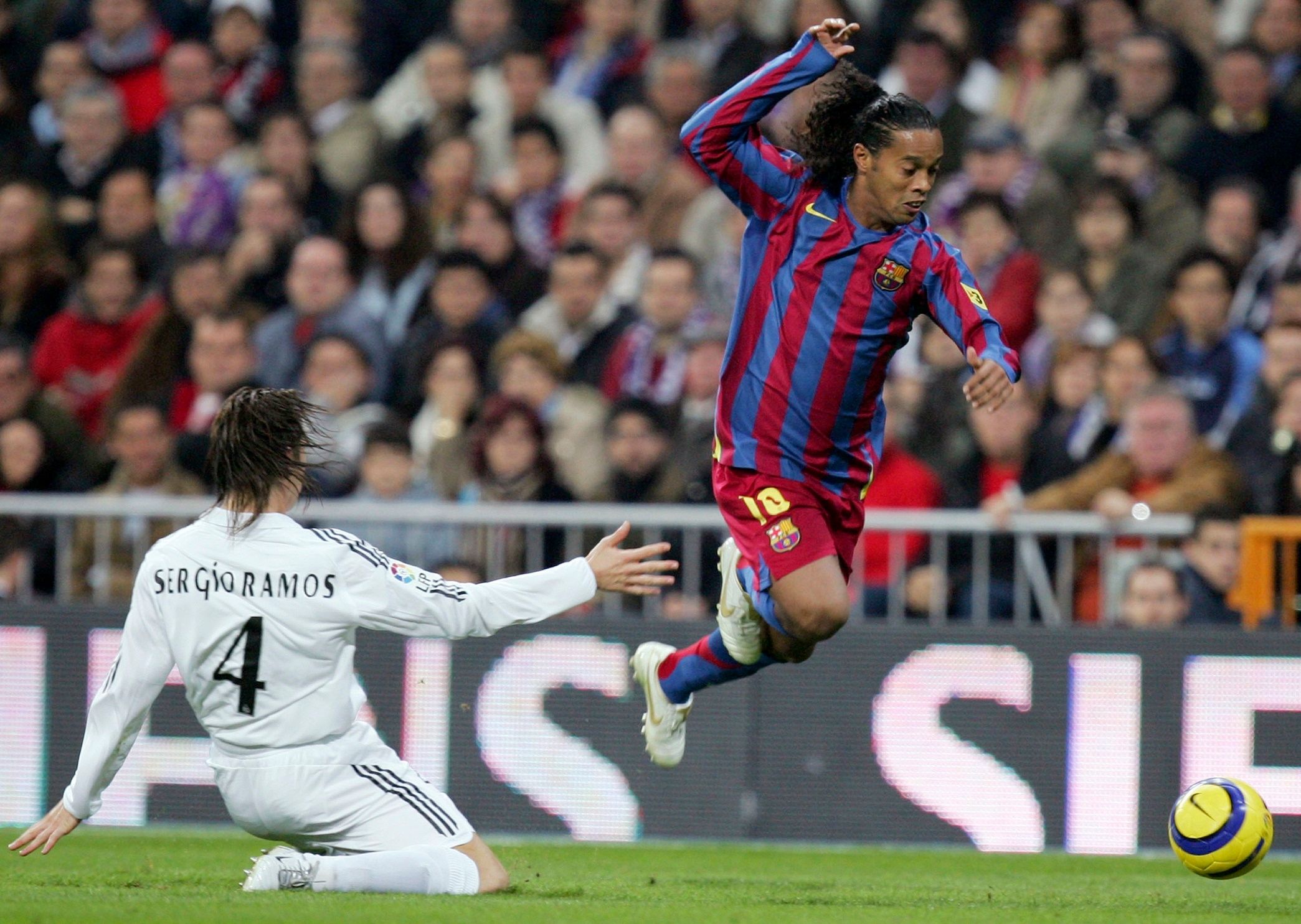 Sergio Ramos Ronaldinho Real Madrid Barcelona Primera Liga 19112005 Santiago Bernabeu