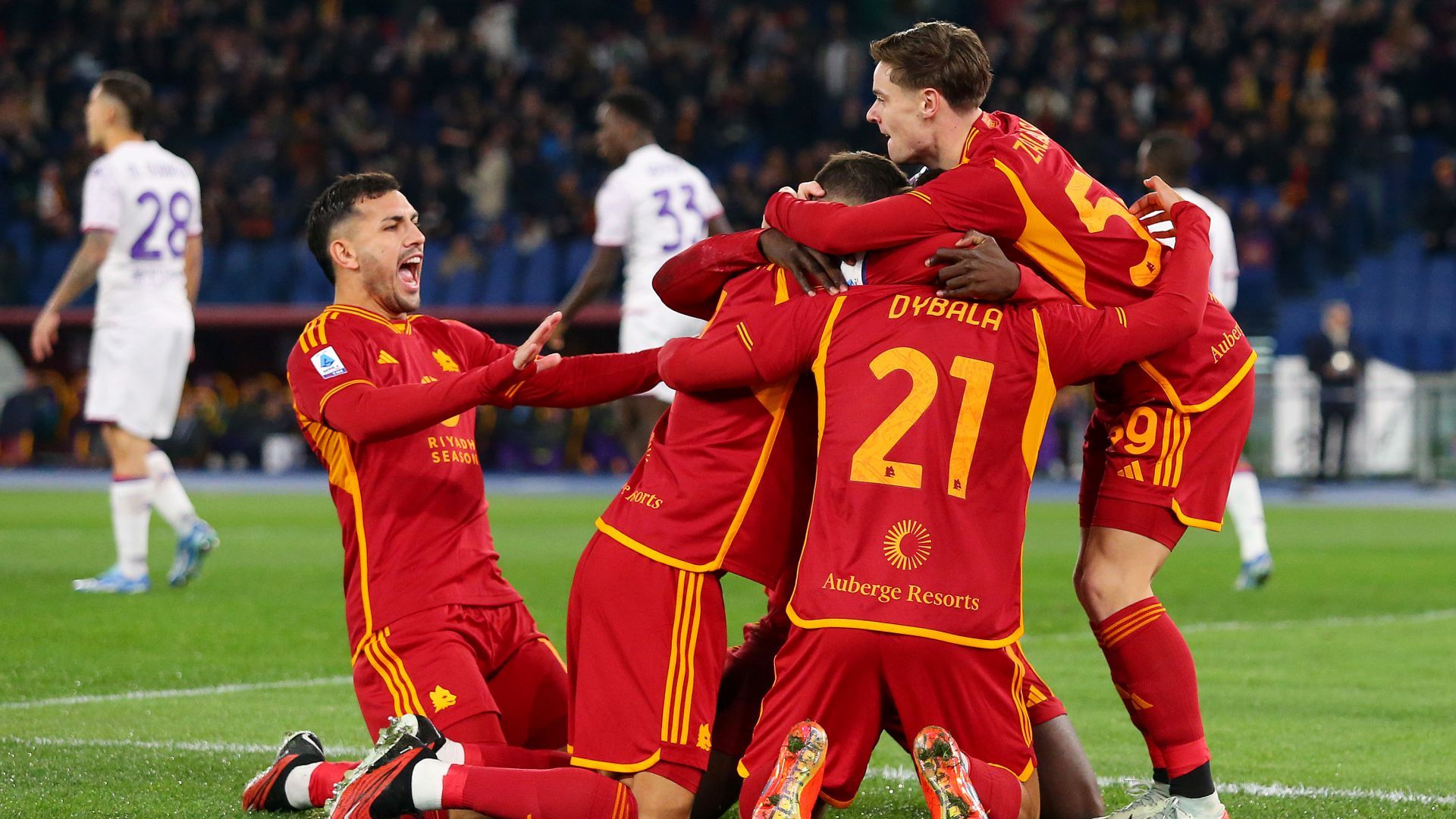 Roma players celebrating Roma Fiorentina Serie A
