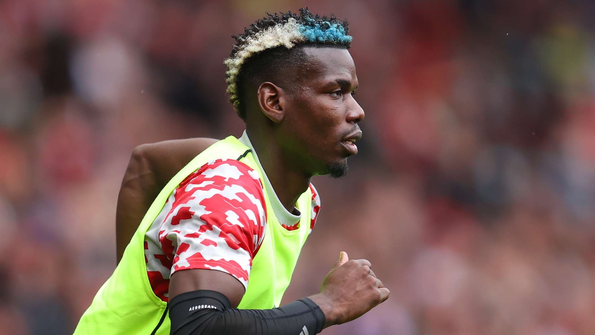 Paul Pogba warming up, Man Utd