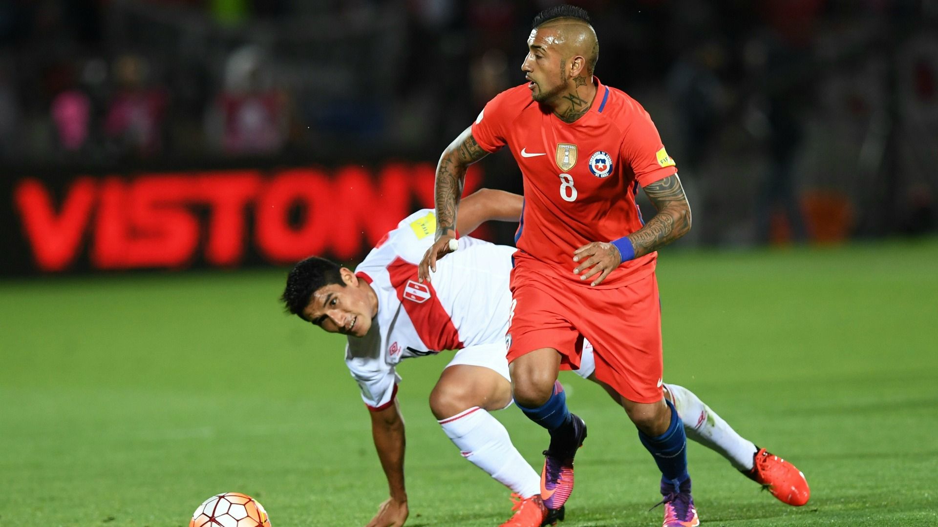 Arturo Vidal - Perú