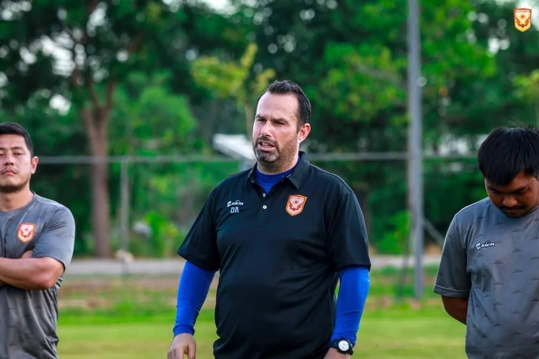 เดนนิส อมาโต้