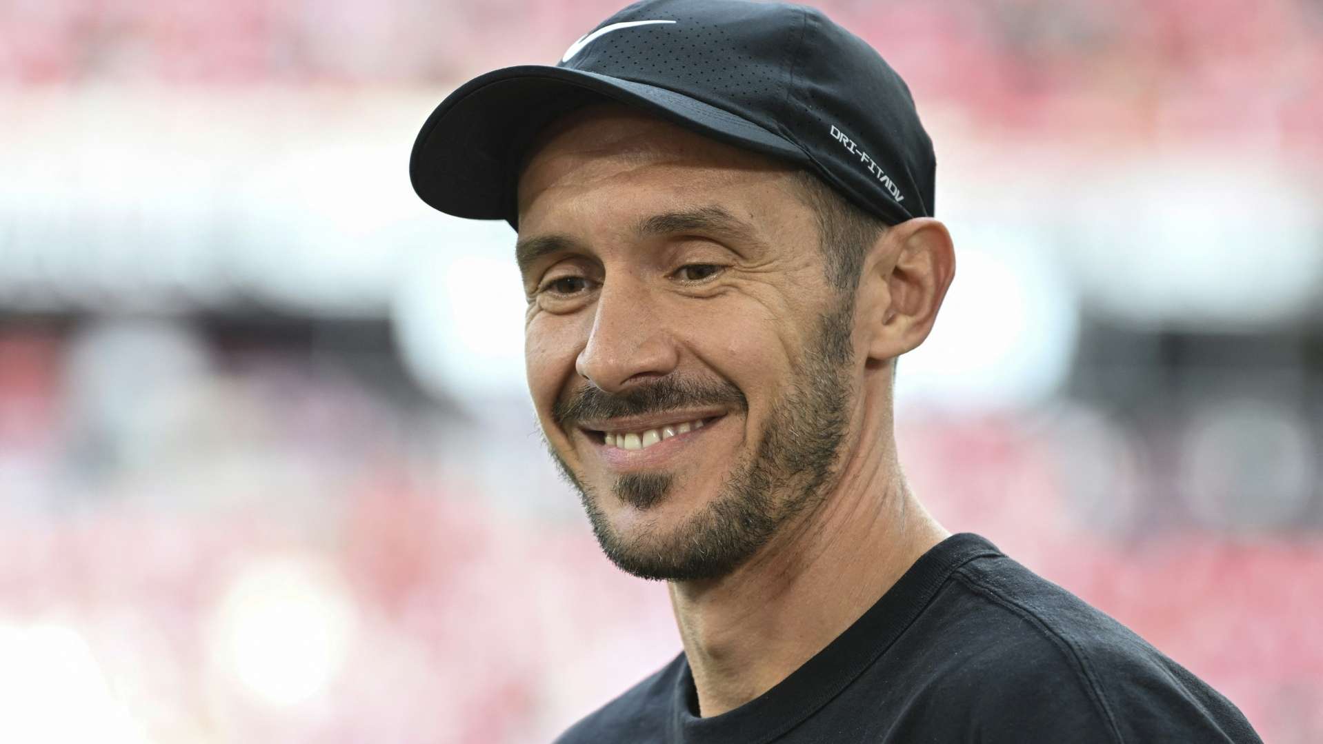 Julian Schuster sieht sein Team in der Saison angekommen (© AFP/SID/THOMAS KIENZLE)