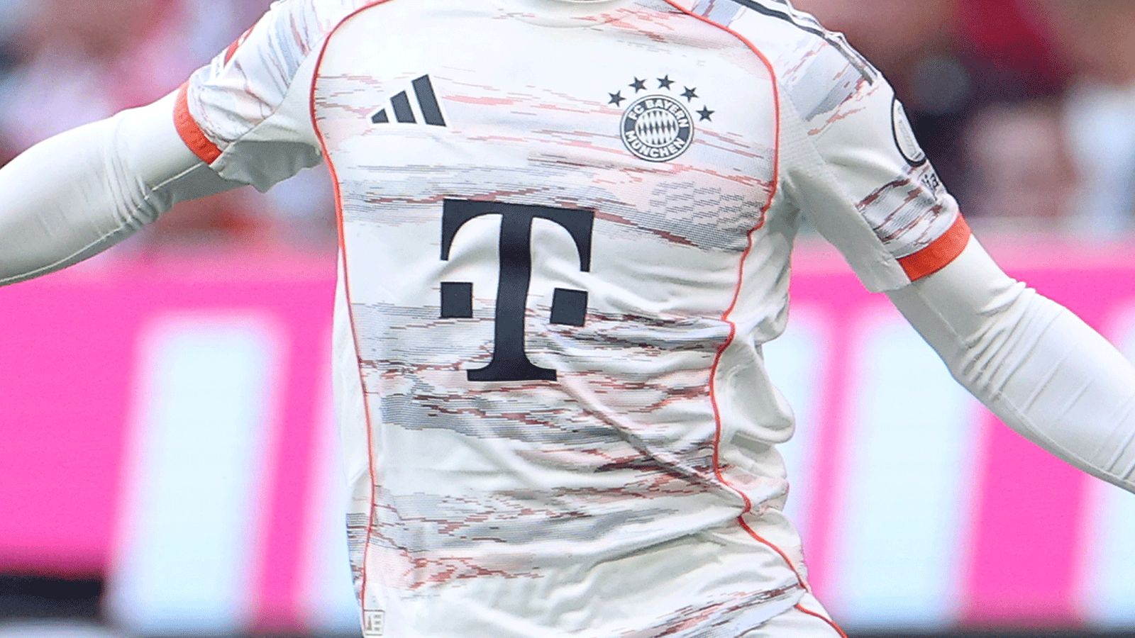 FC Bayern München, Trikot