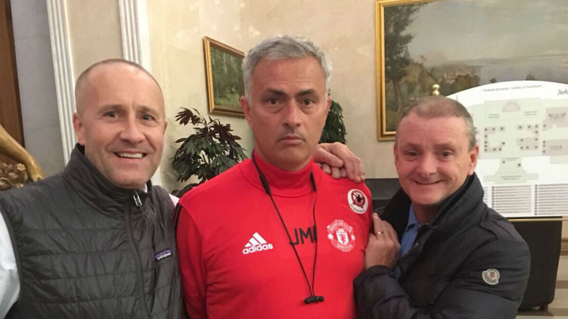 Mono meets Jose Mourinho