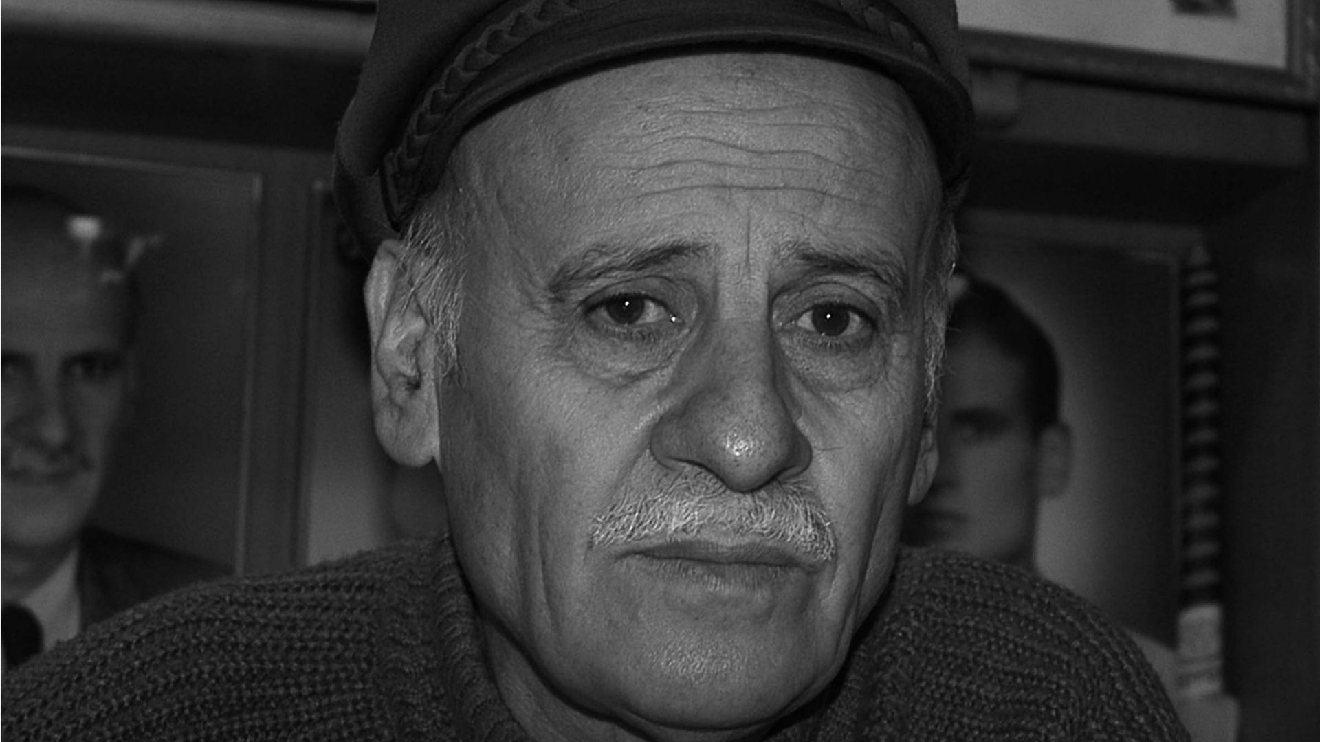 Ahmet Suat Özyazıcı
