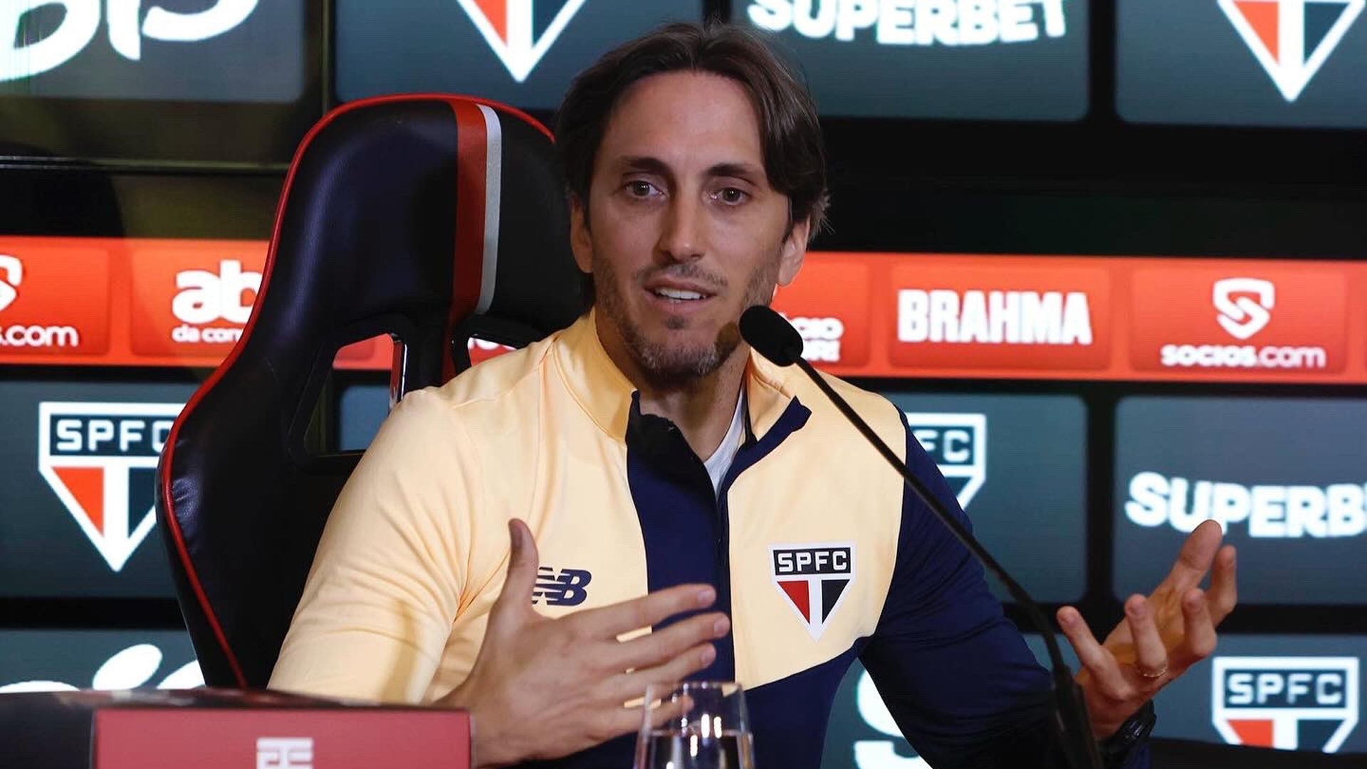 As trocas de técnicos nos times do Brasileirão em 2024; quem demitiu seu treinador e contratou um novo?-Vitória dos dados