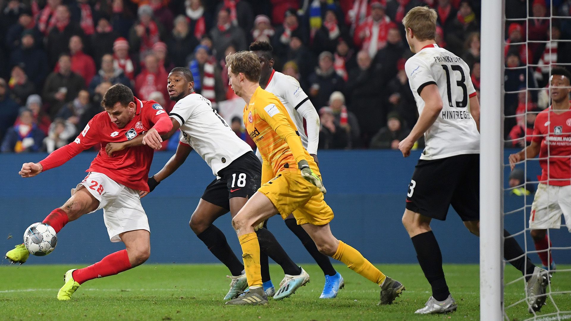 FREDERIK RÖNNOW EINTRACHT FRANKFURT BUNDESLIGA 02122019
