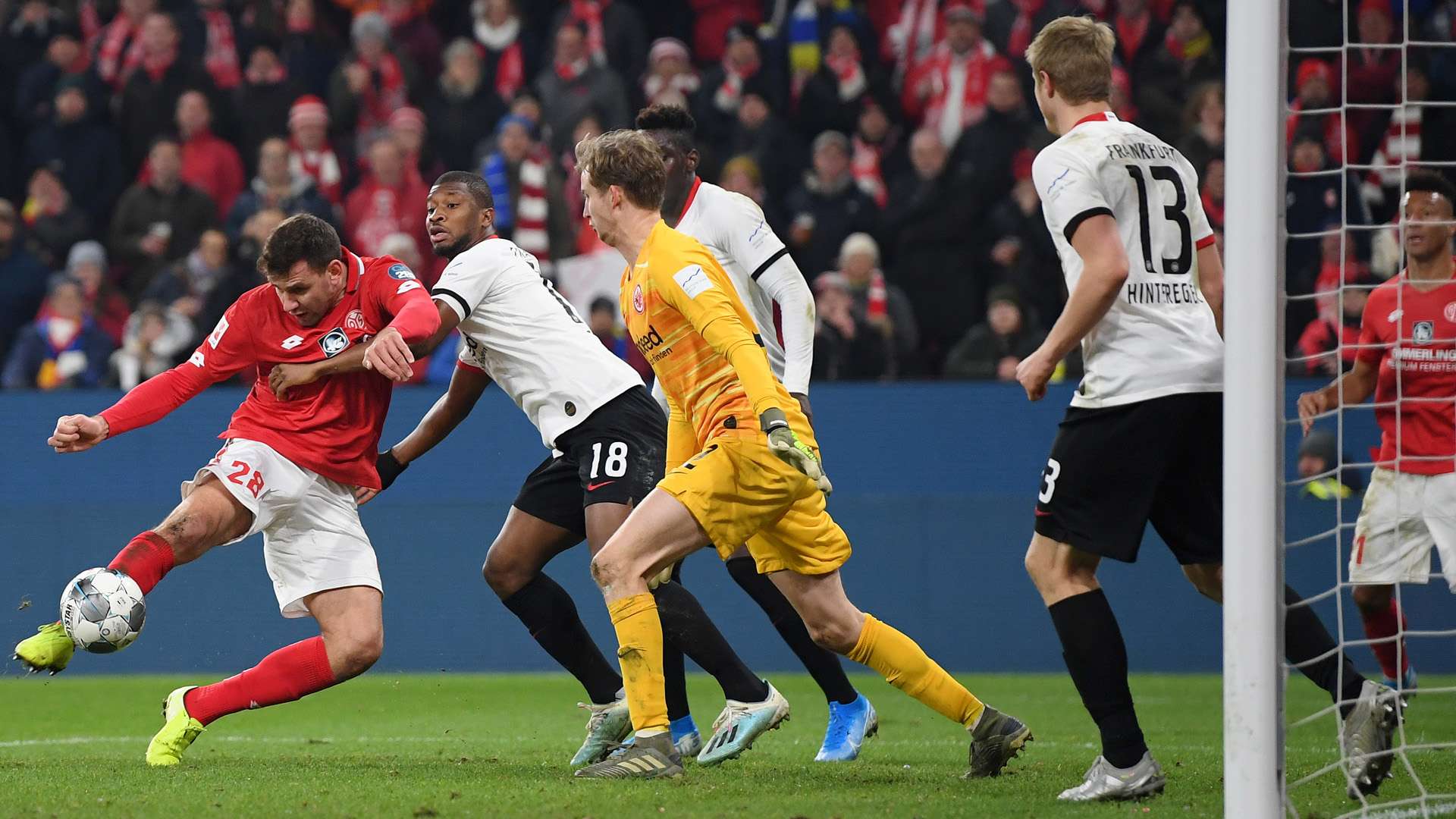 FREDERIK RÖNNOW EINTRACHT FRANKFURT BUNDESLIGA 02122019