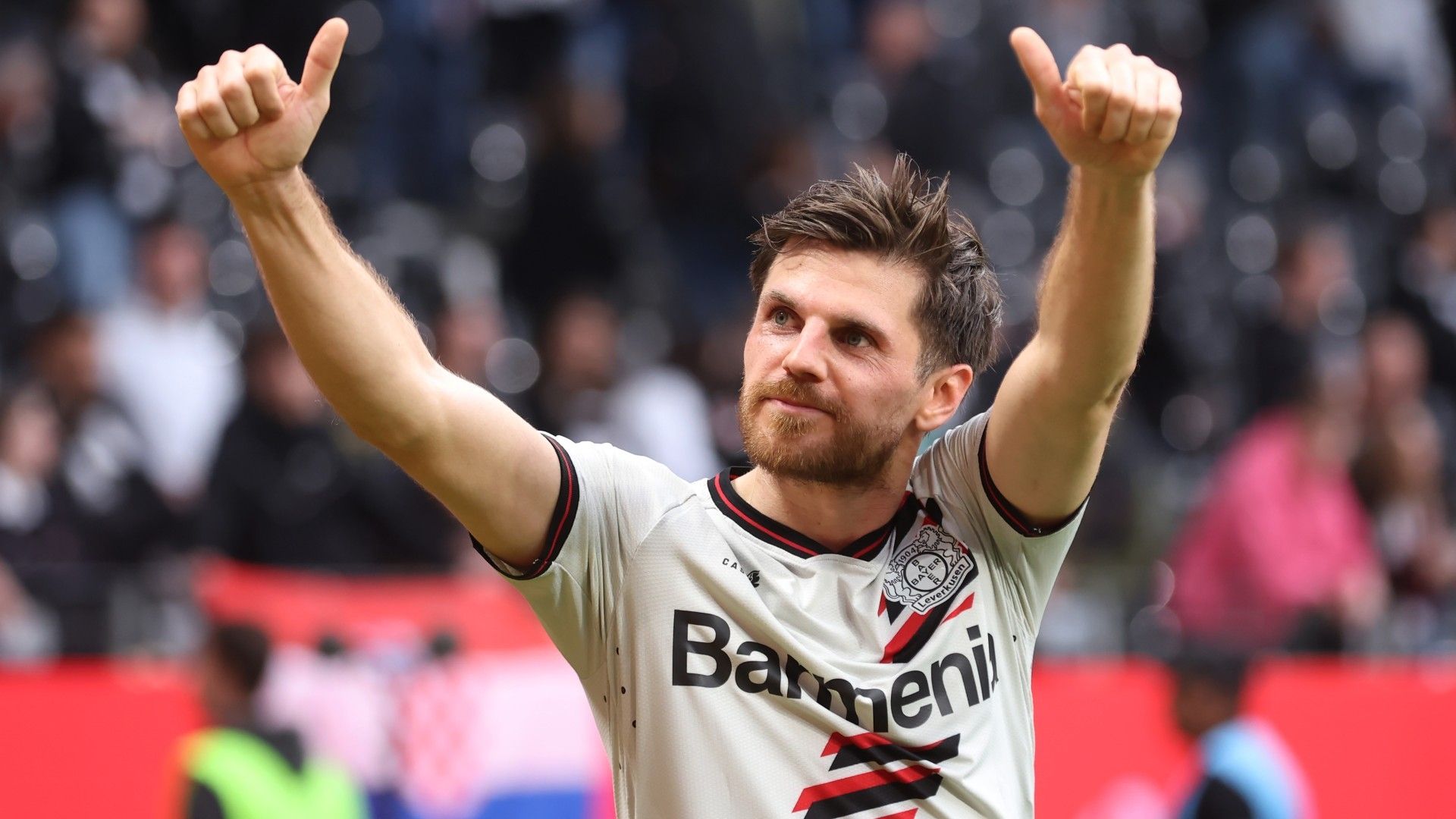 Jonas Hofmann of Bayer Leverkusen acknowledges the fans