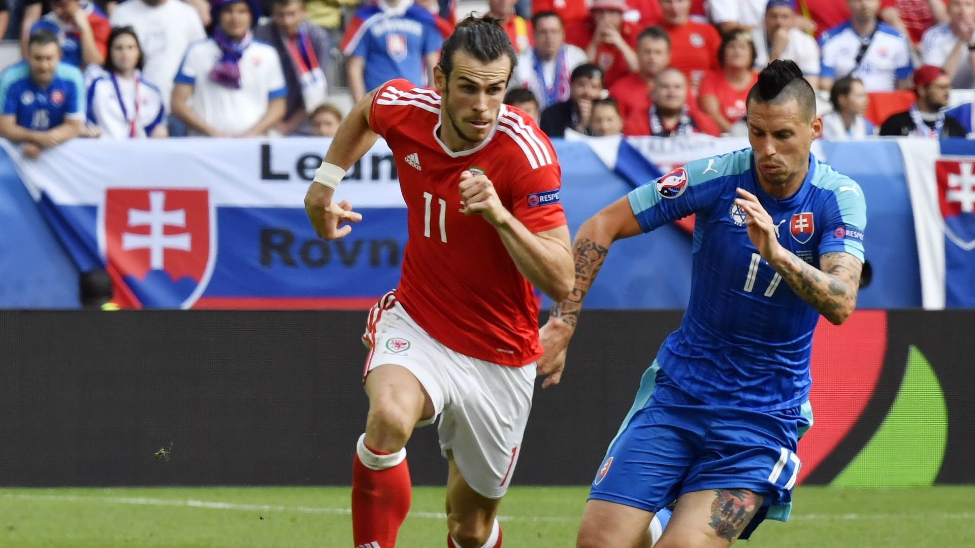 Gareth Bale Marek Hamsik Wales Slovakia 11062016