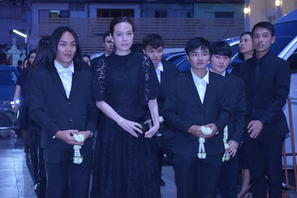 ฟุตบอลหญิง เคารพศพ วิชัย ศรีวัฒนประภา