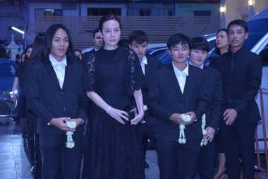 ฟุตบอลหญิง เคารพศพ วิชัย ศรีวัฒนประภา