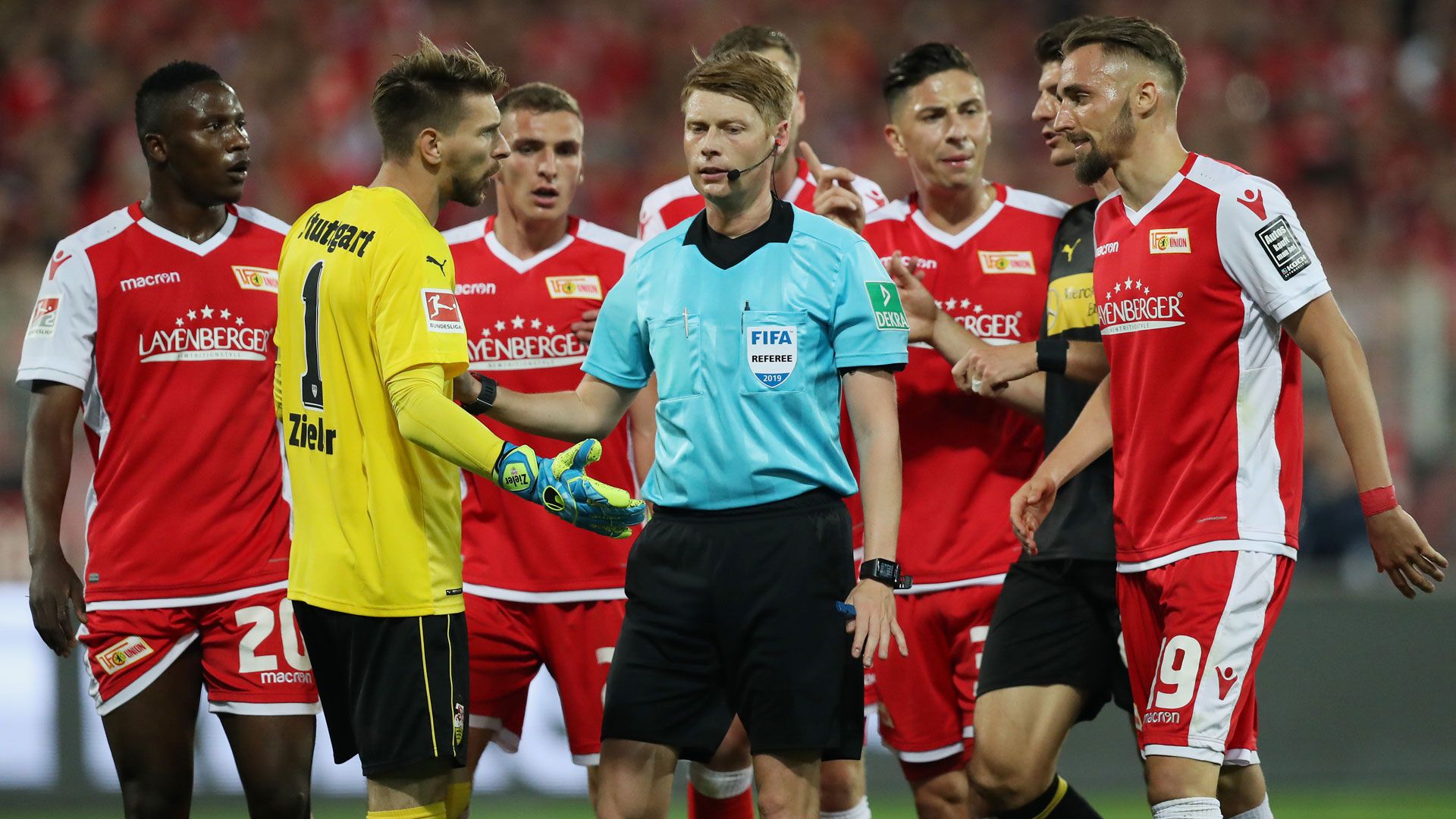 ron-robert zielervfb stuttgart union berlin relegation 27052019 270519 christian dingert