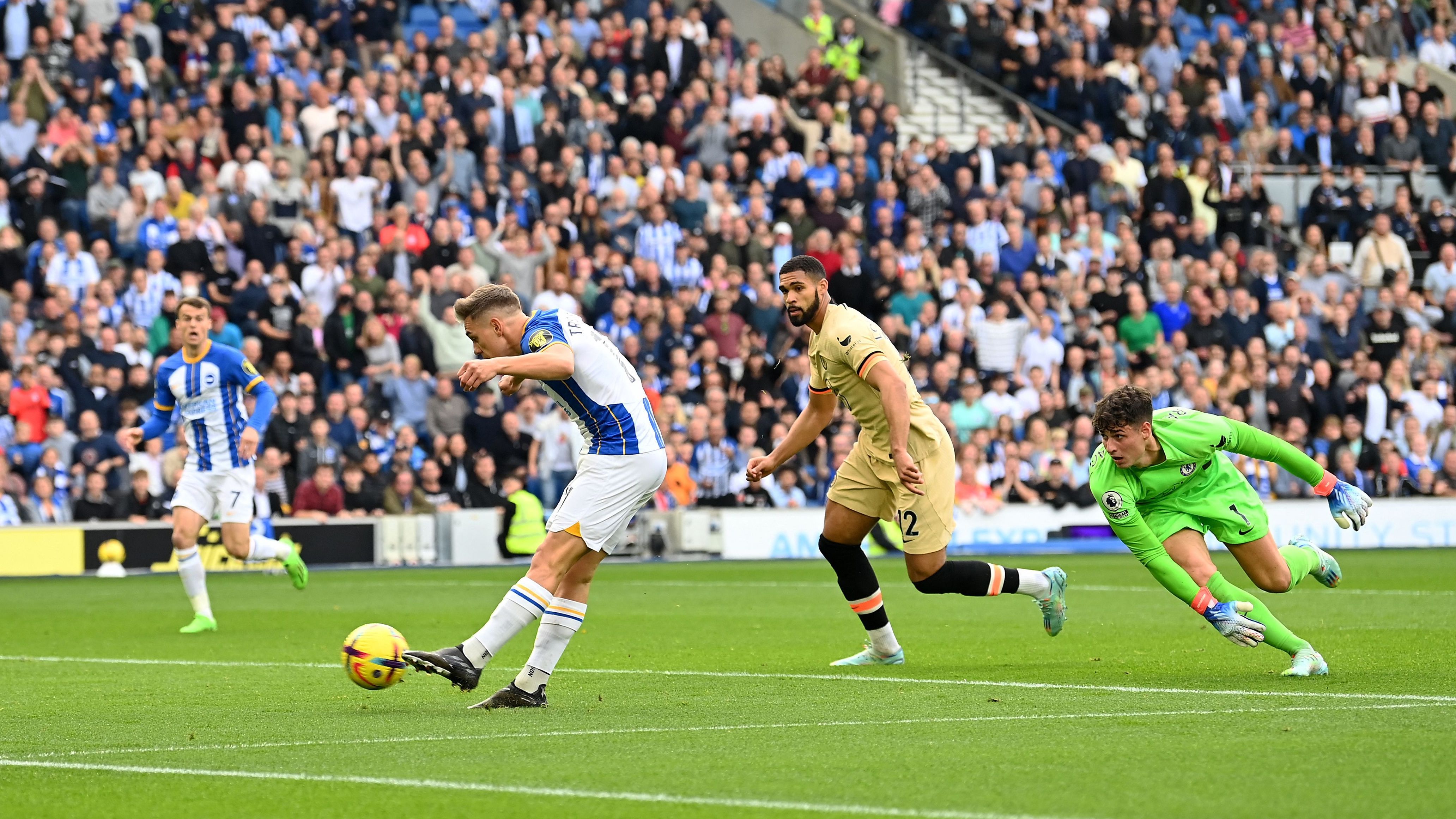 Leandro Trossard Brighton Chelsea 2022-23