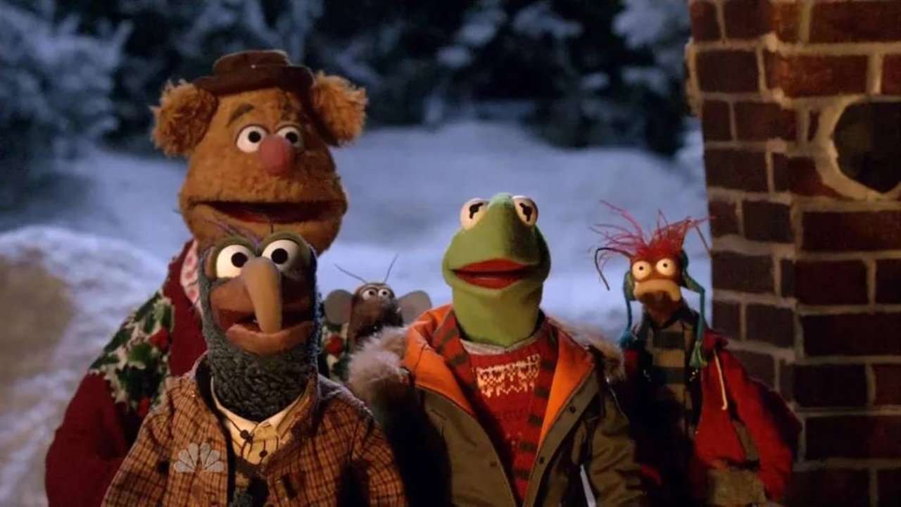 Kermit and friends, in A Muppets Christmas: Letters to Santa.