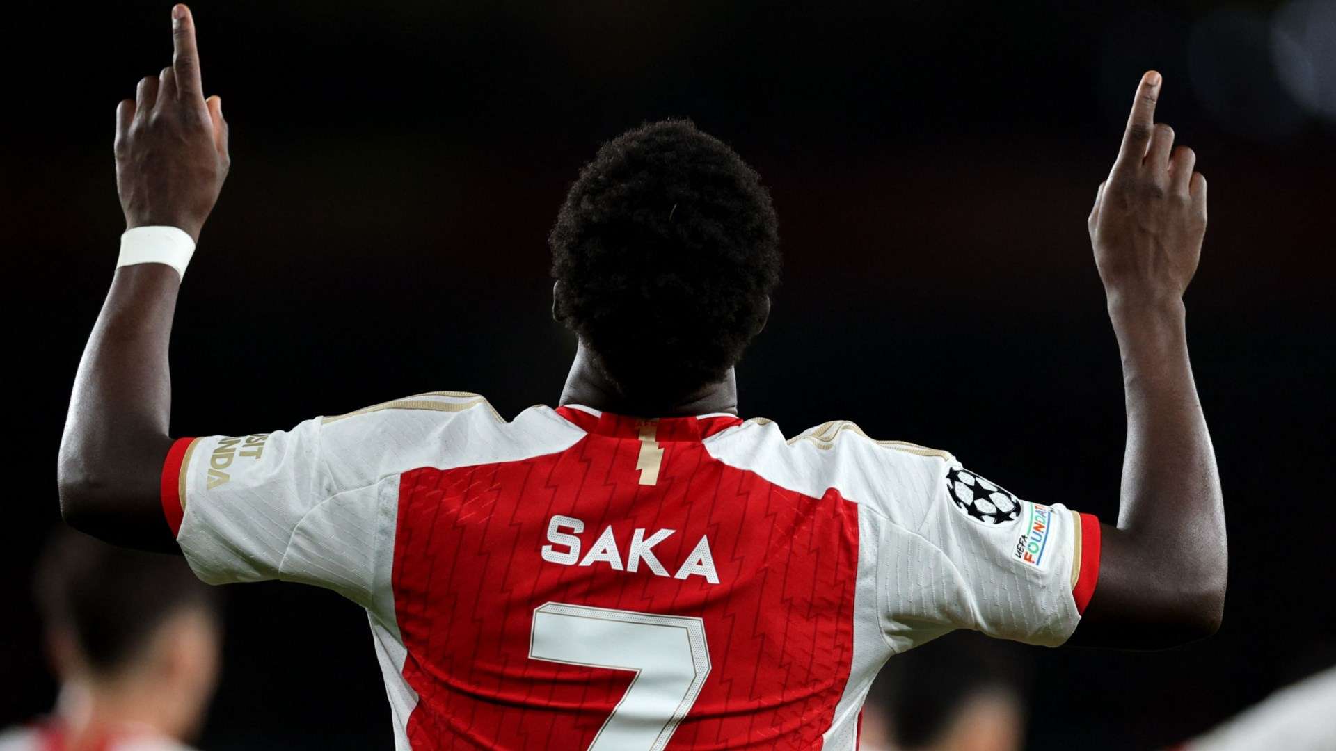 Bukayo Saka shirt Arsenal Sevilla Champions League 2023-24