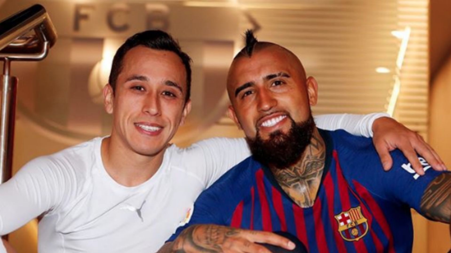 130119 Arturo Vidal Fabián Orellana Barcelona Eibar