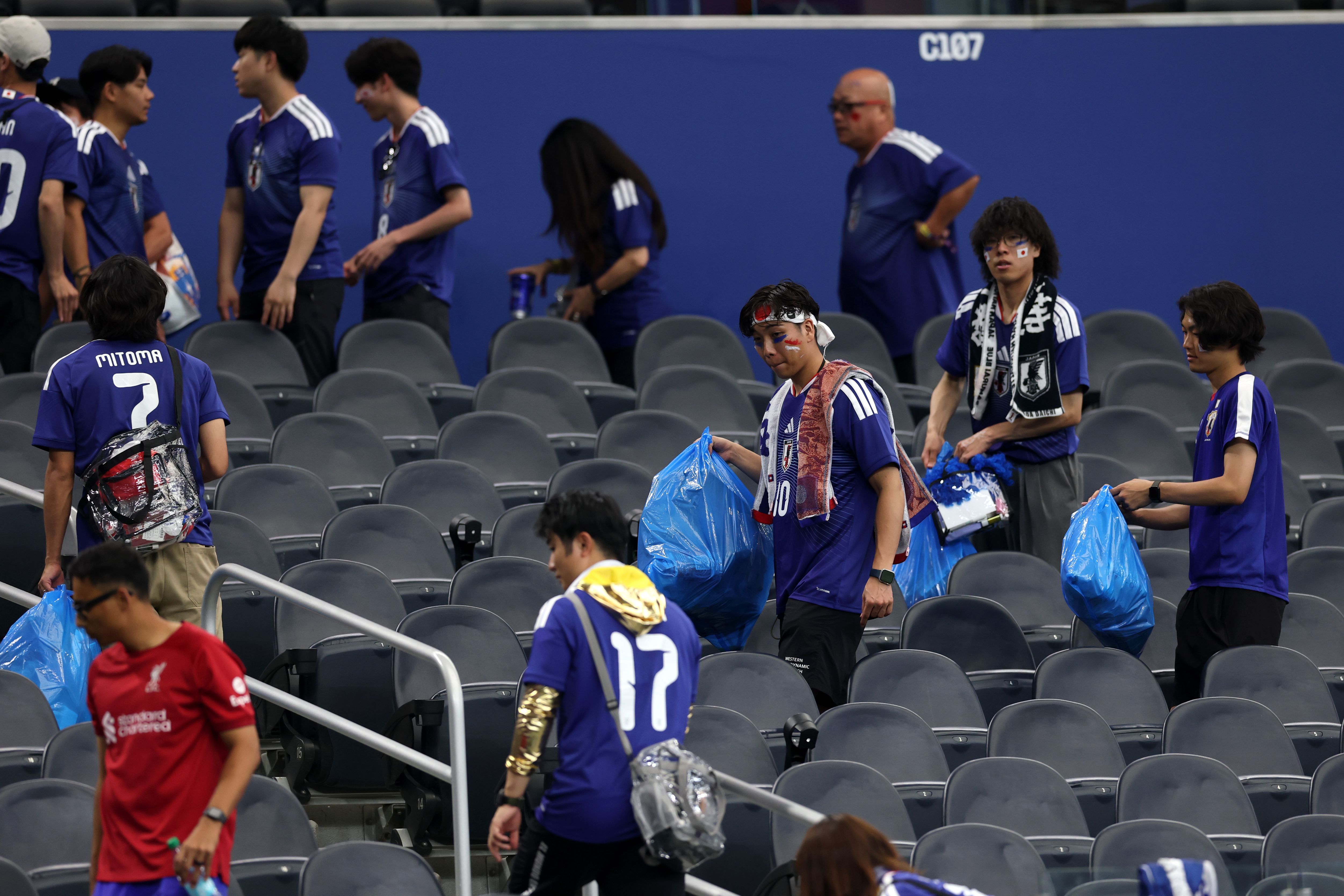 world-cup-japan-supporter-20260615