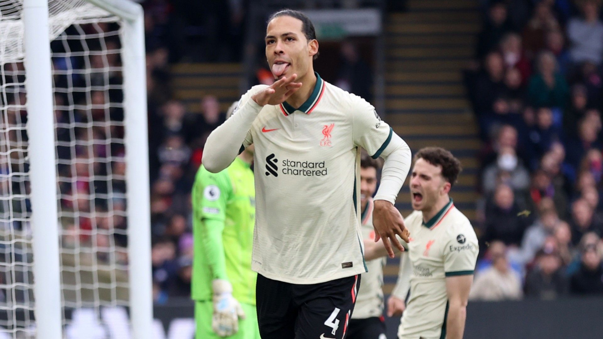 Virgil van Dijk Liverpool 2021-22