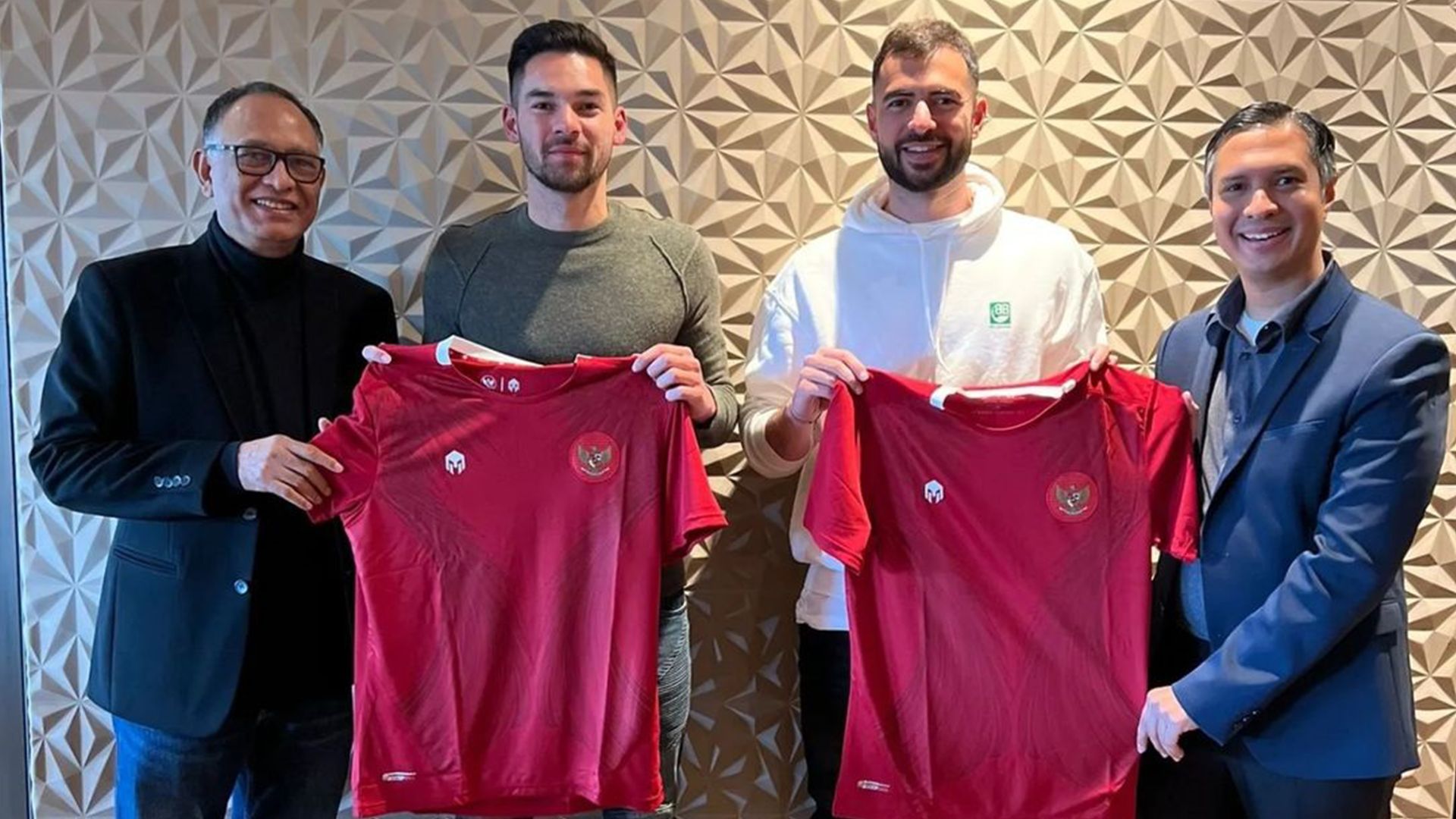 Sandy Walsh Jordi Amat Hasani Abdulgani Indonesia