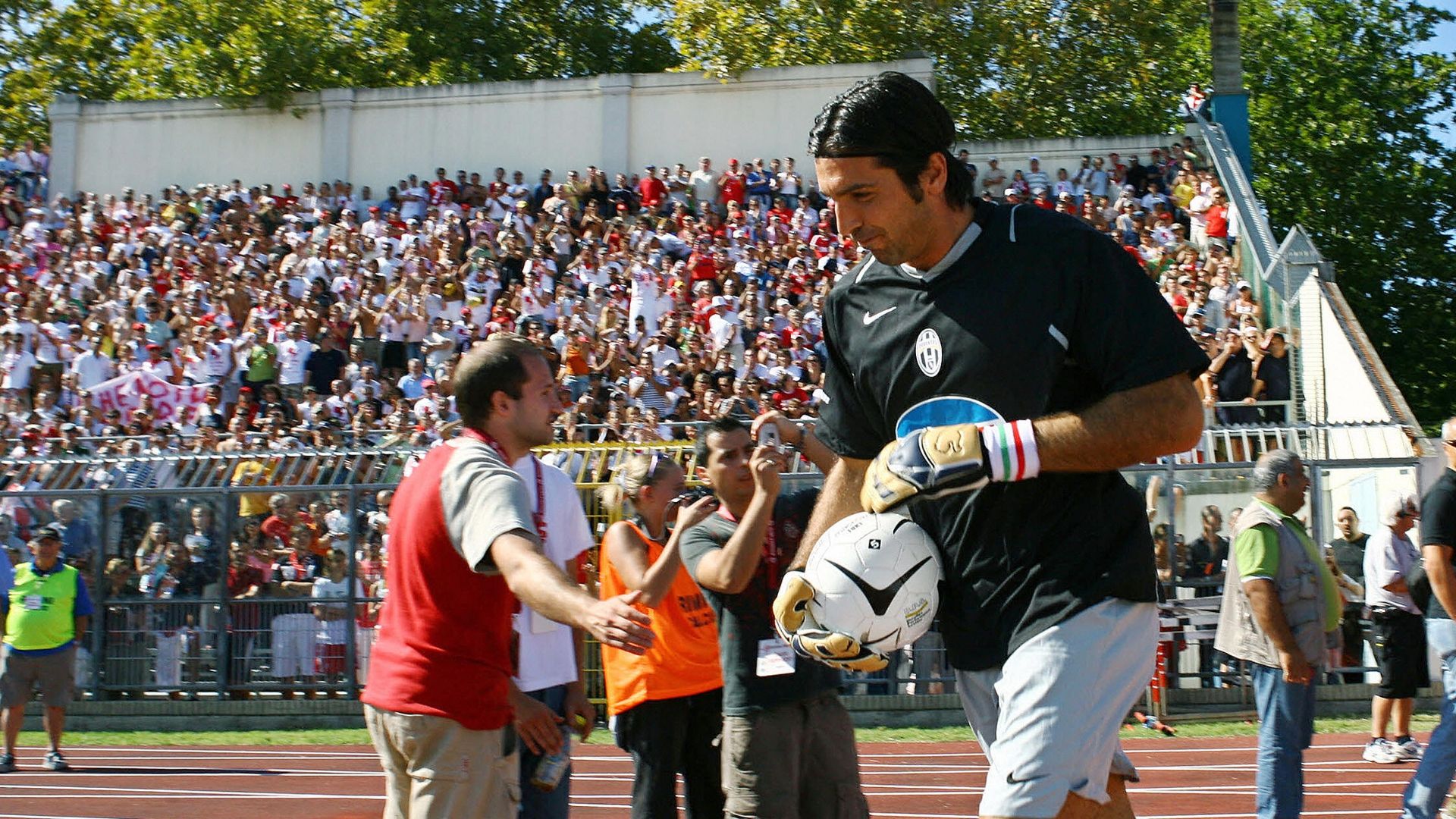 Buffon chose Juventus over Barcelona - | Juvefc.com