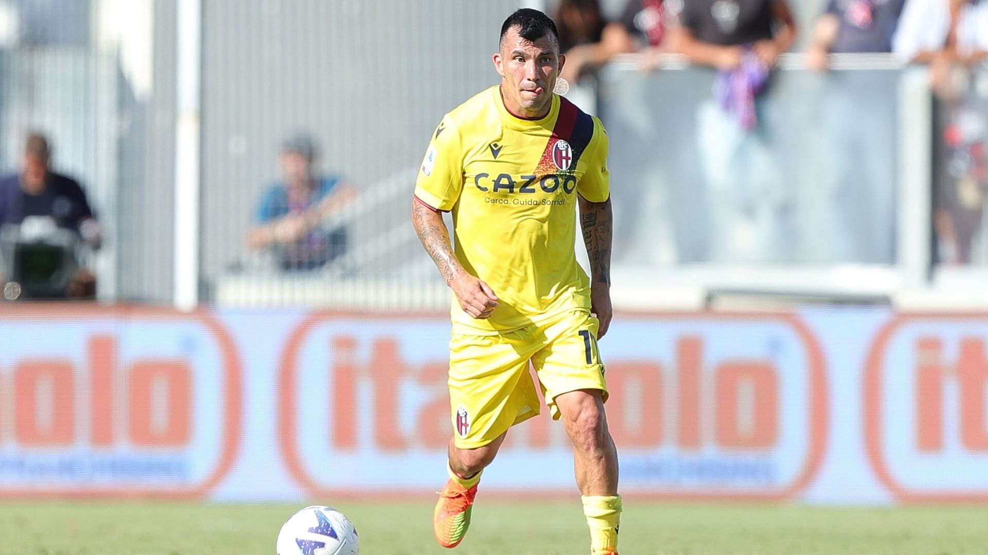  Gary Medel Bologna