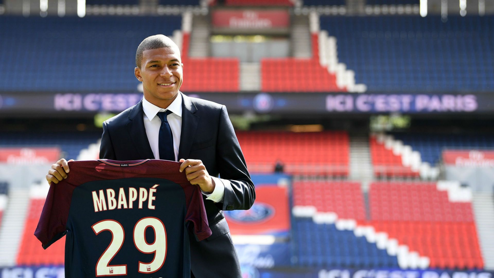 Kylian Mbappe Mbappé PSG Paris Saint-Germain