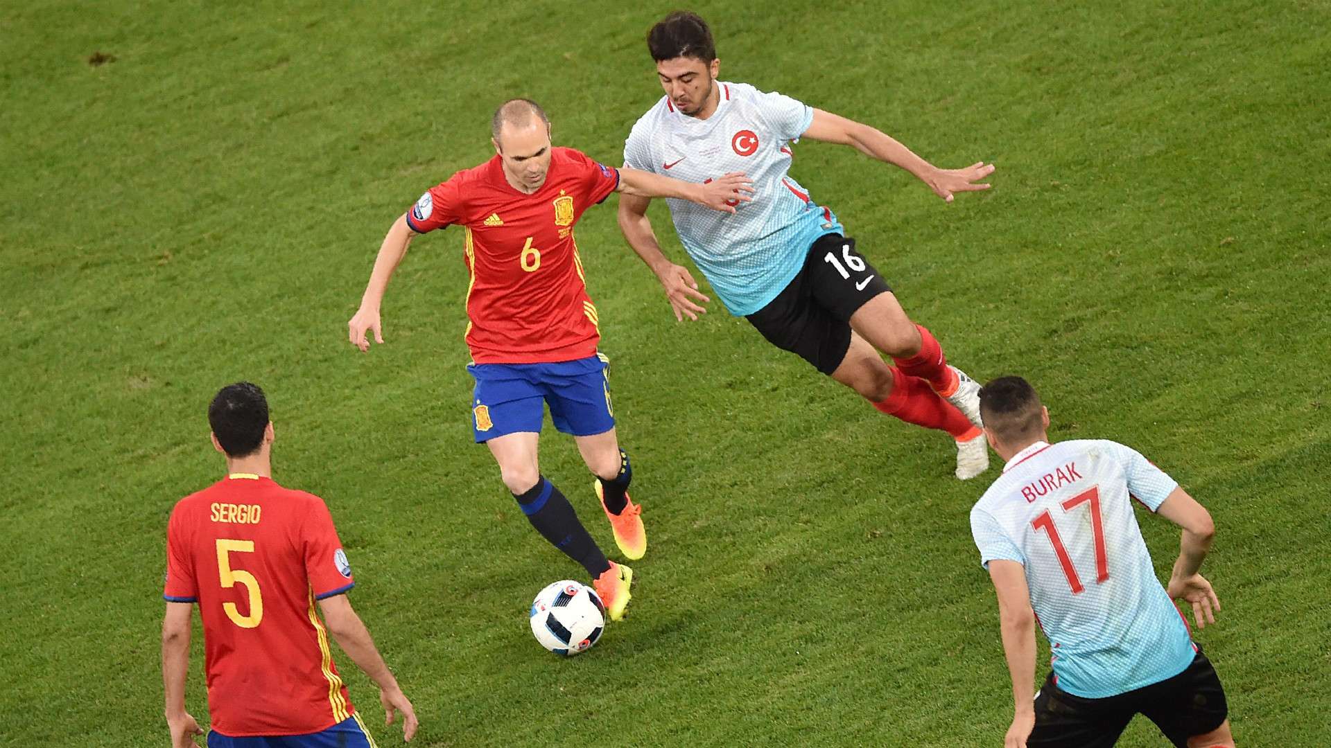 Iniesta Busquets Yilmaz Tufan Spain Turkey Euro 2016