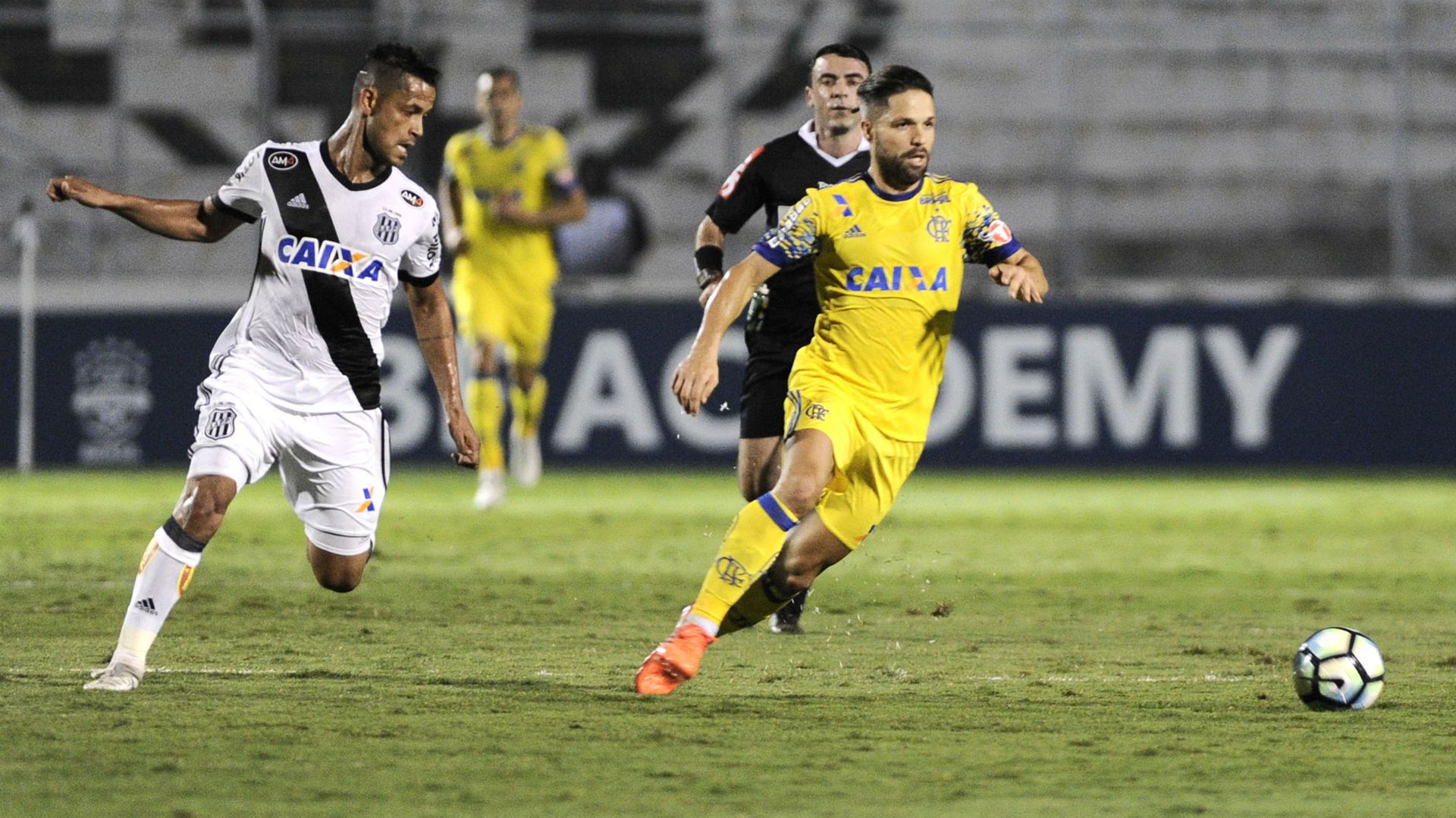 Diego Flamengo Ponte Preta Brasileirão 02 10 2017