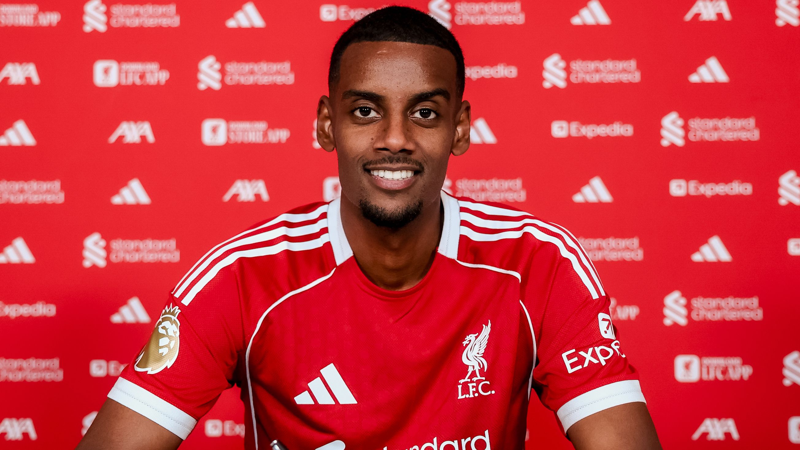 No debut for Alexander Isak! Liverpool leave new £125m striker out of squad to face Burnley amid fitness concerns after Newcastle strike | Goal.com UK