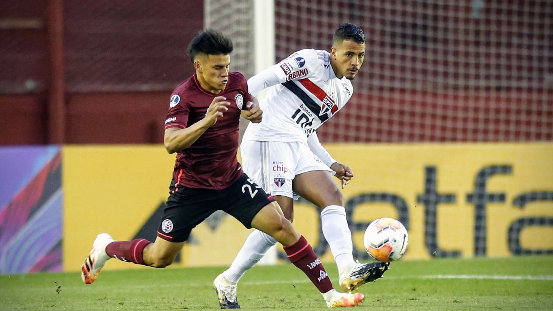 Diego Costa e Alexandro Bernabei Lanús São Paulo Sudamericana 28102020