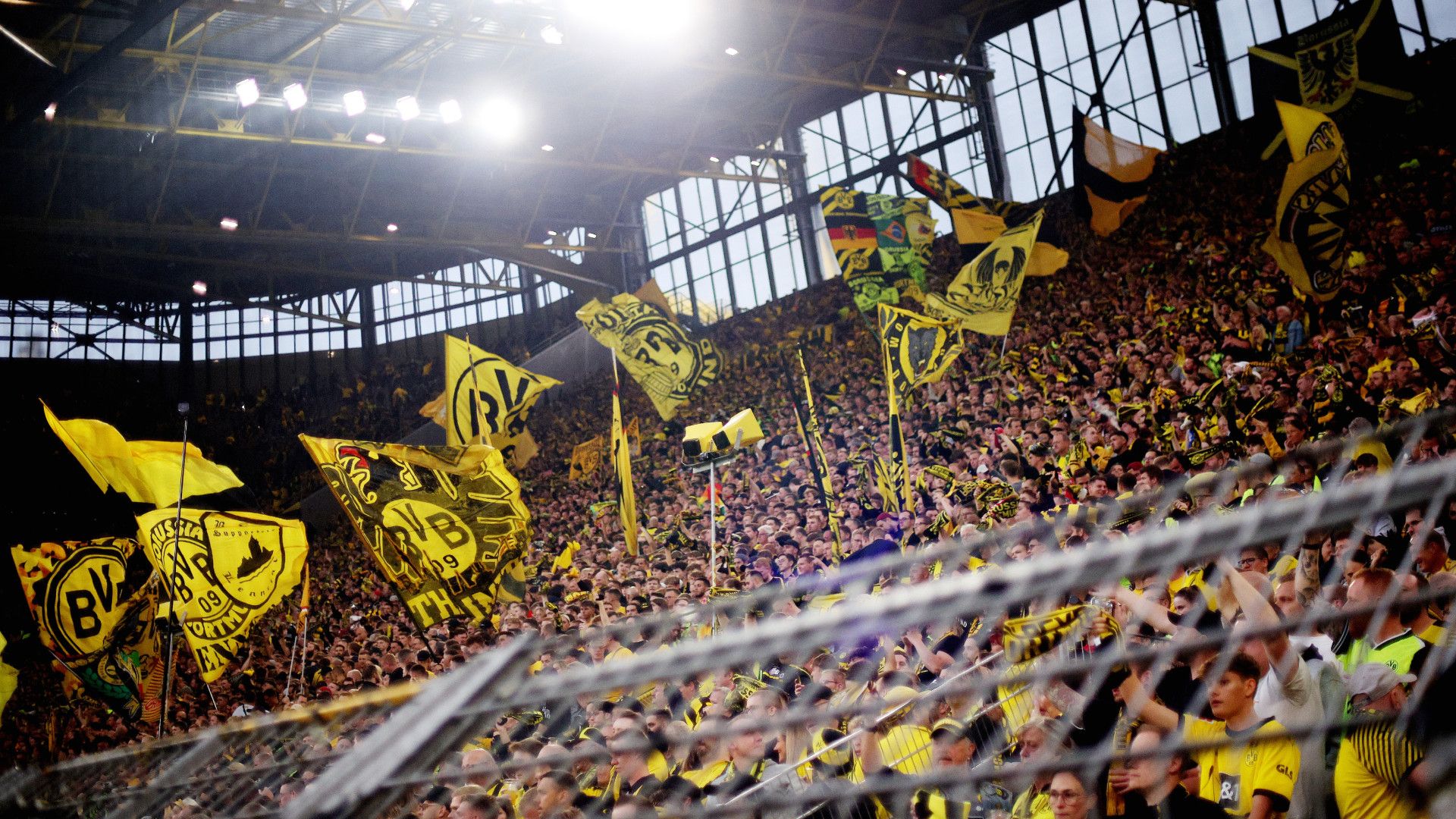DORTMUND FANS