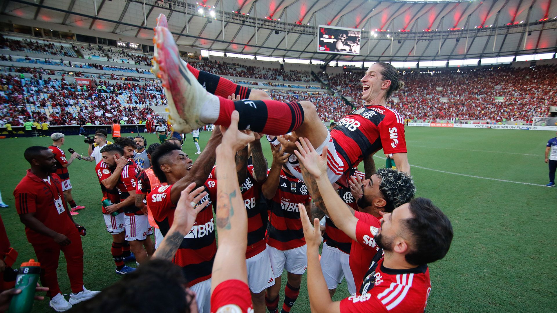 Filipe Luís se despede do Flamengo