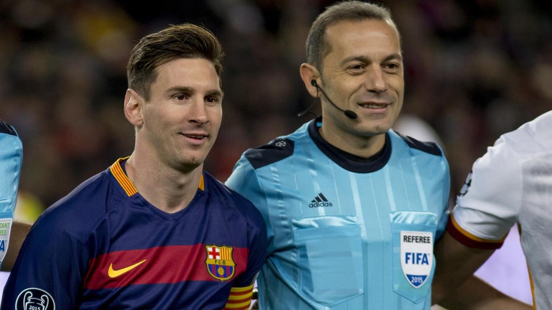 Lionel Messi Cuneyt Cakir 11242015 UCL