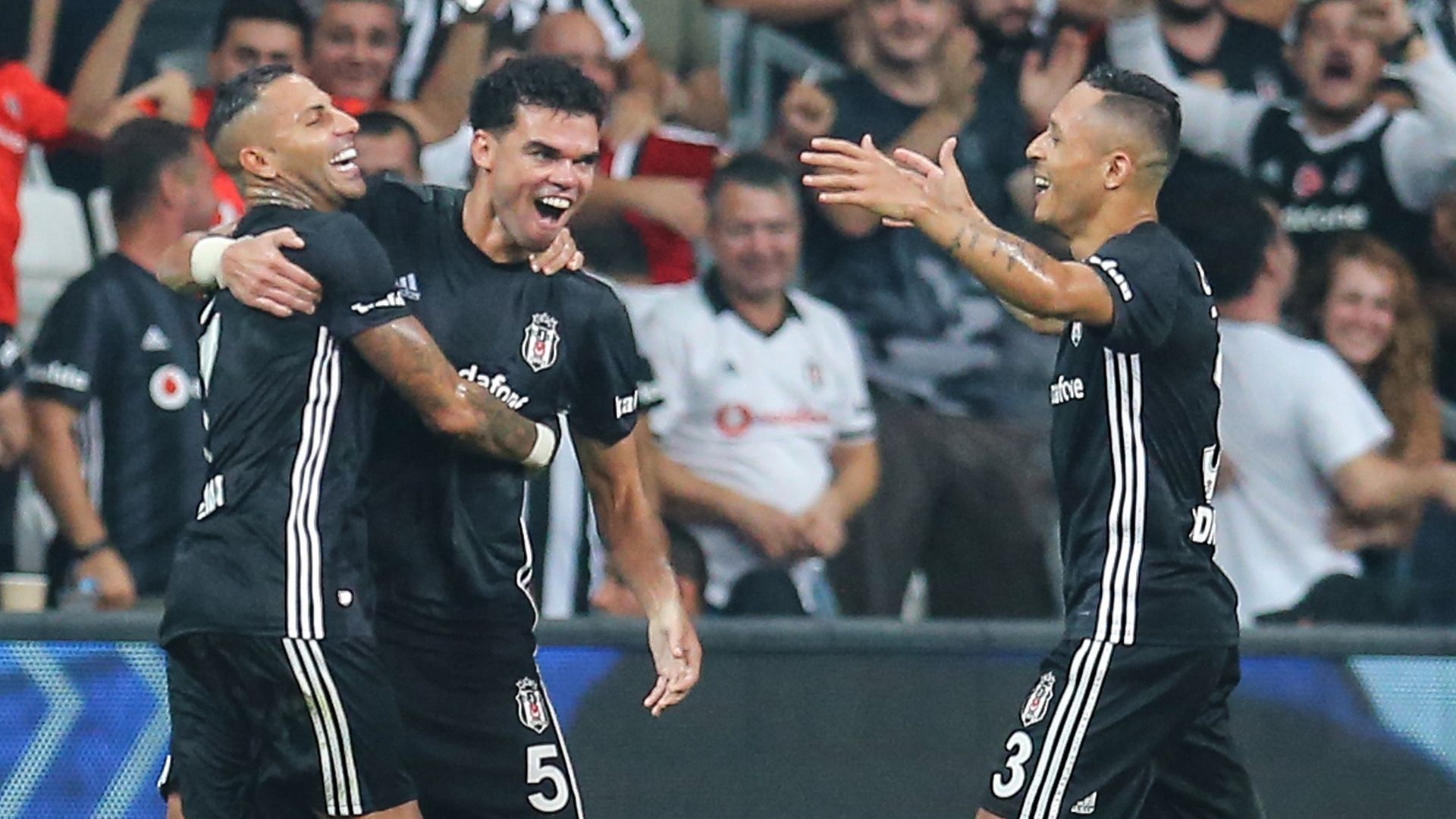Pepe Ricardo Quaresma Adriano Besiktas